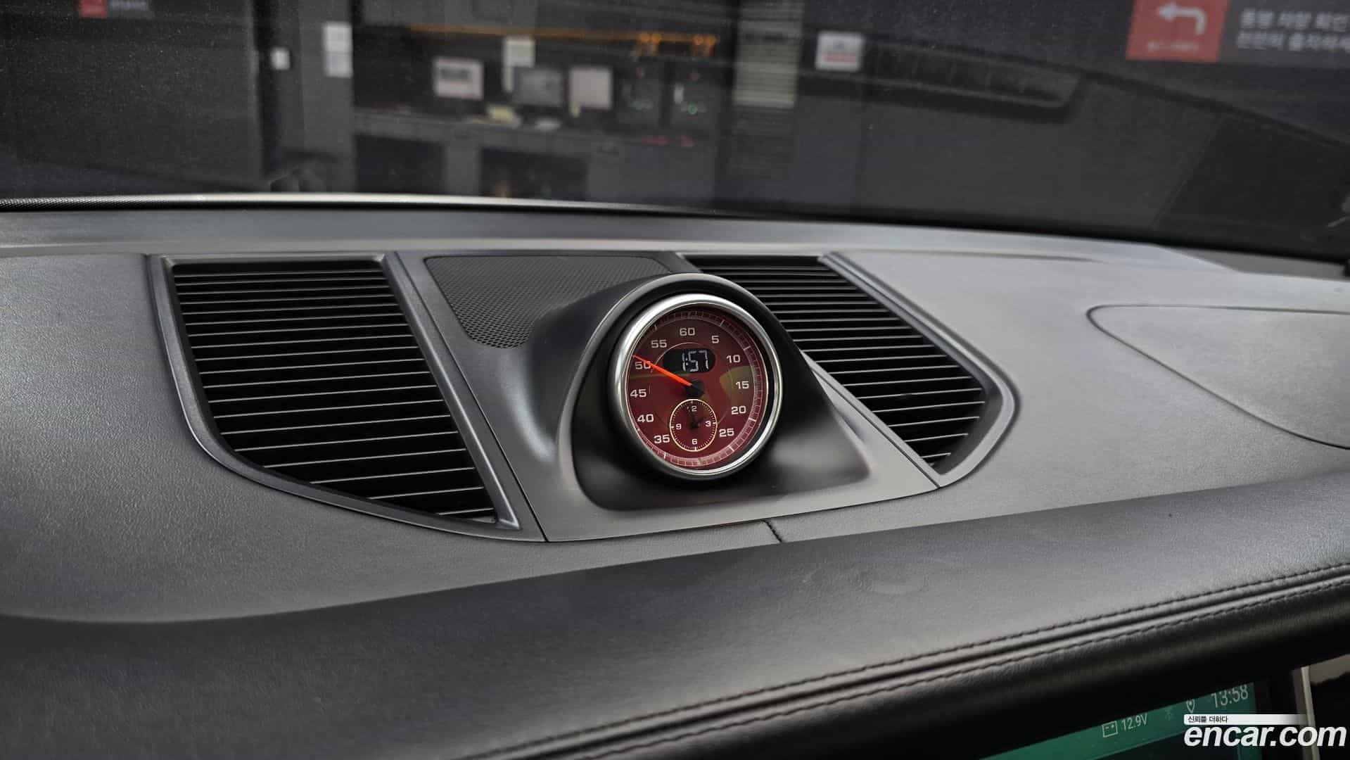 Macan Porsche 2015.3-OPTION-024