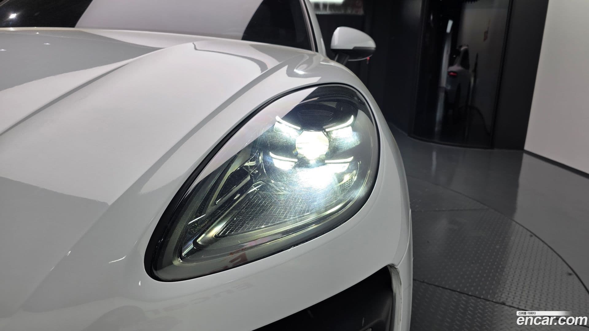 Main__Slider__Photo:Macan Porsche 2015.3-21