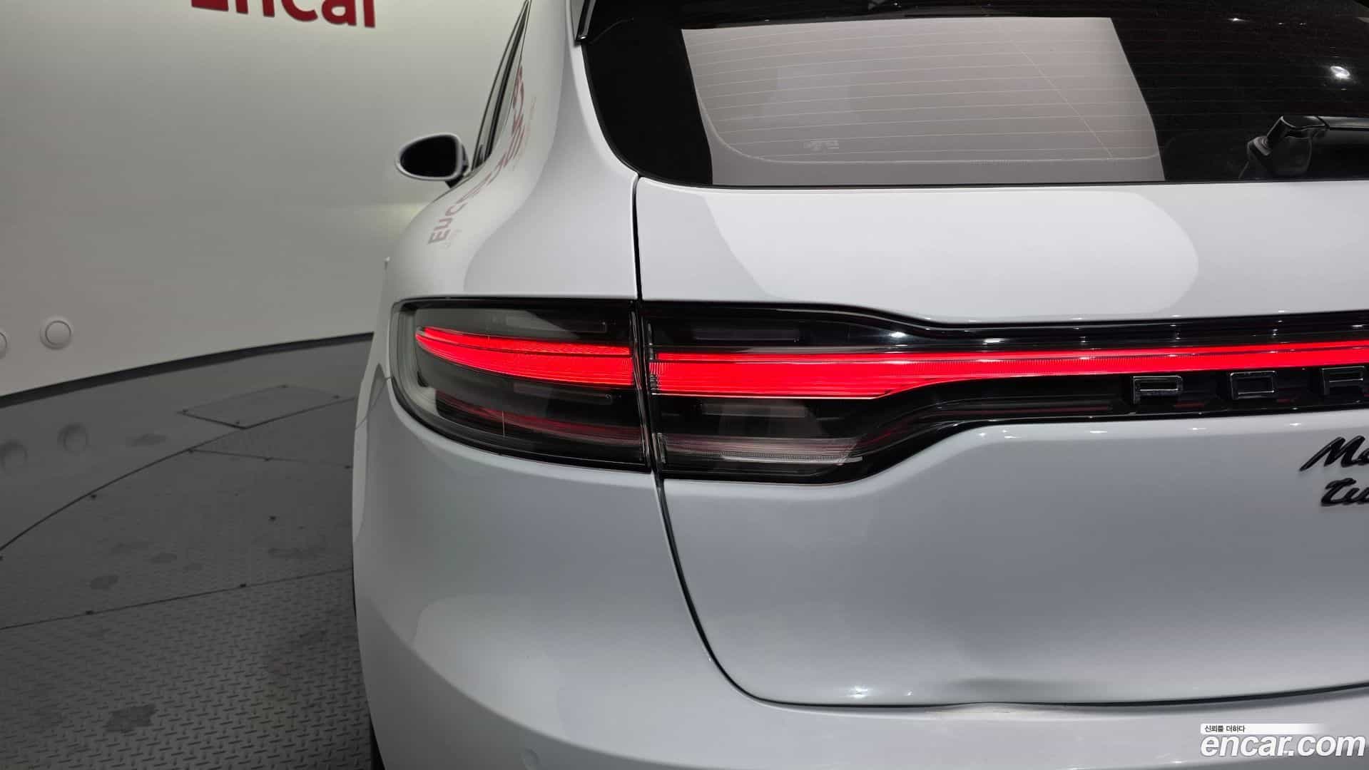 Macan Porsche 2015.3-OUTER-033