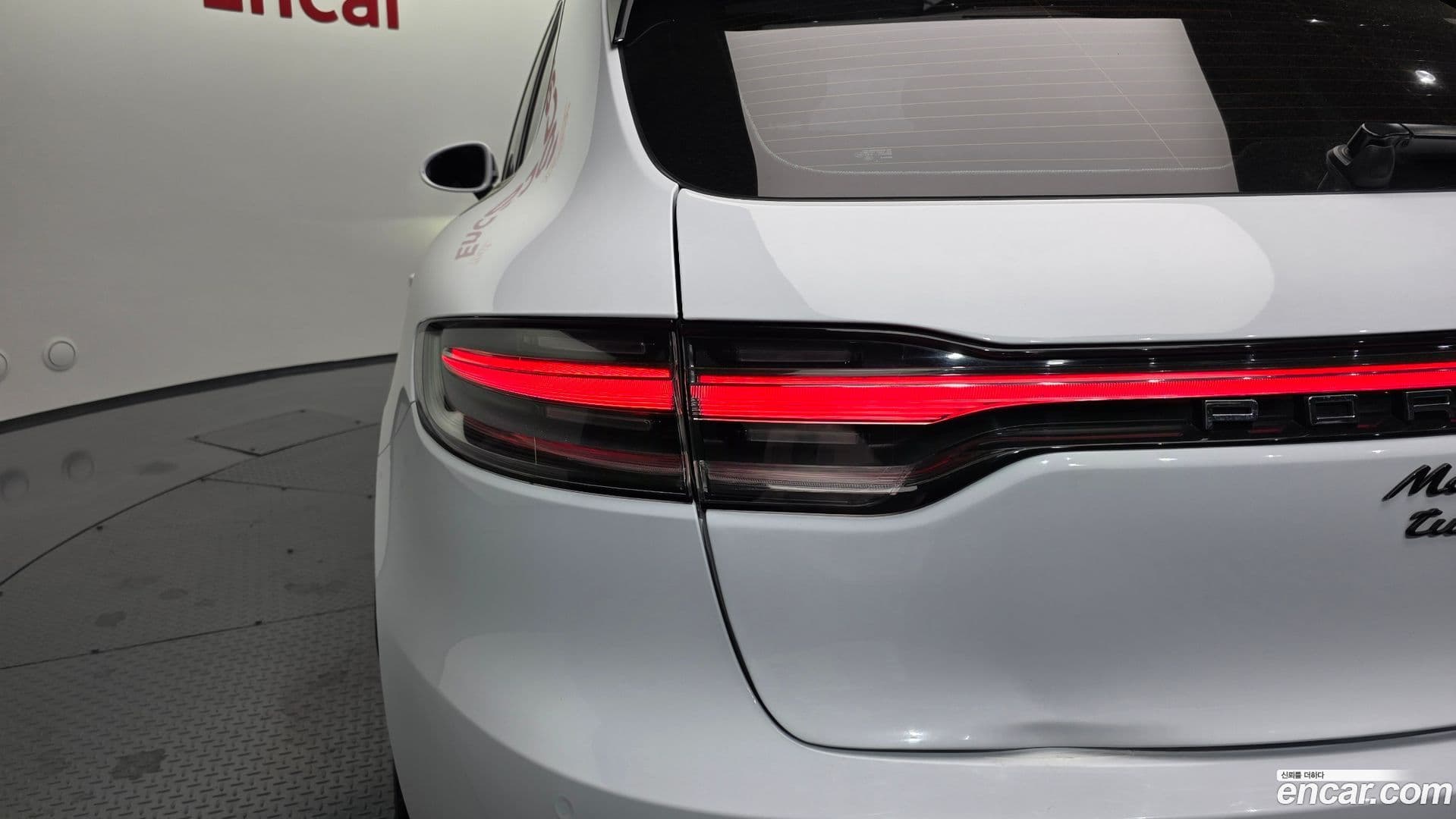 Main__Slider__Photo:Macan Porsche 2015.3-22