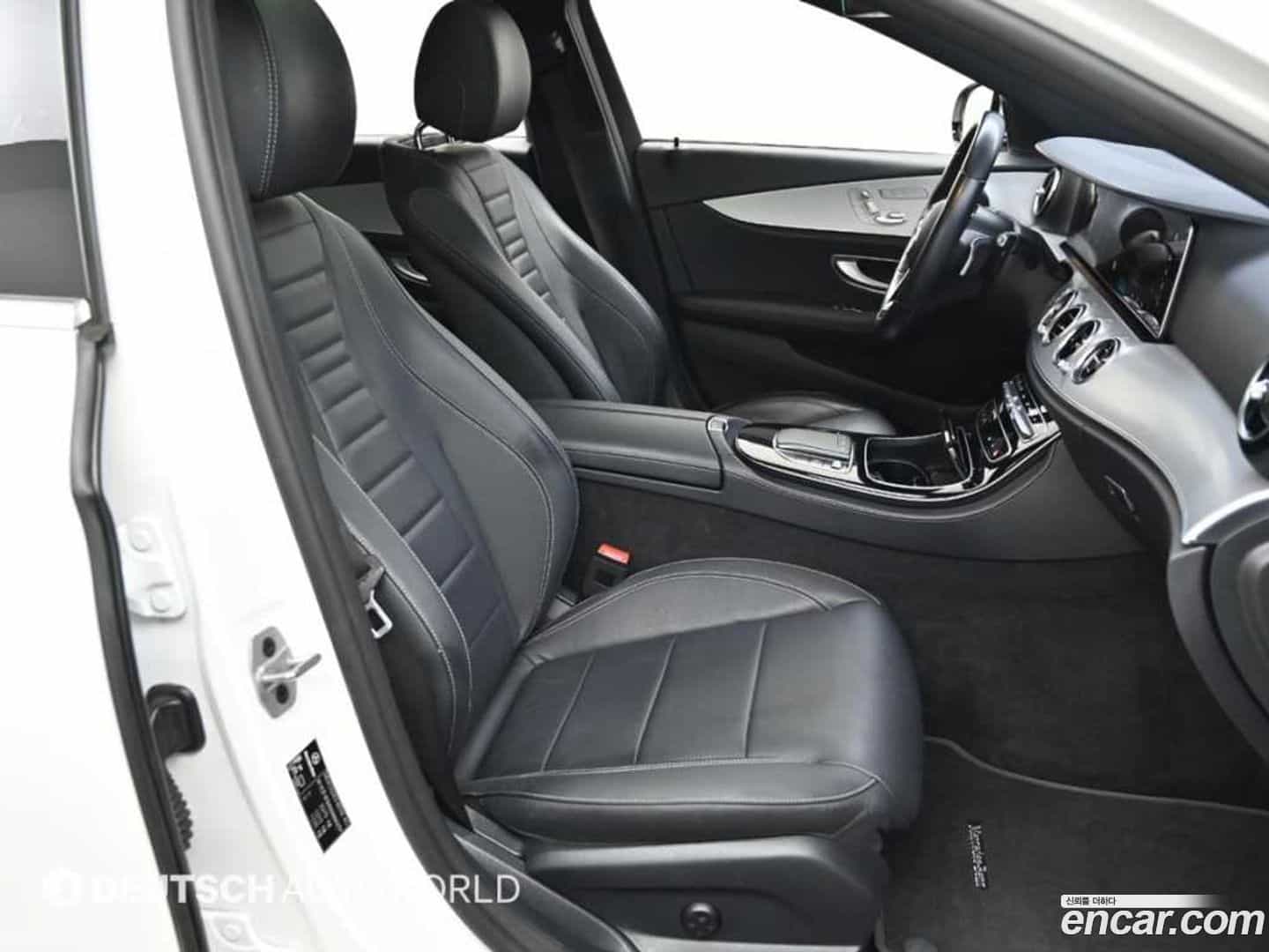 E-Class Mercedes-Benz 2020.10-INNER-010