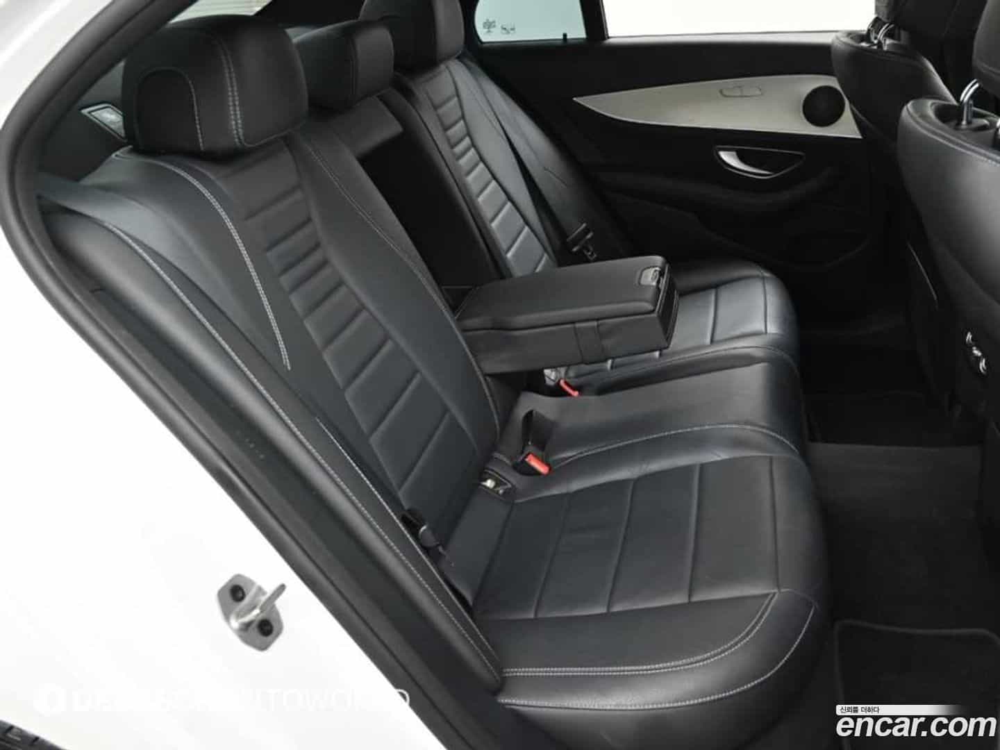 E-Class Mercedes-Benz 2020.10-OPTION-016