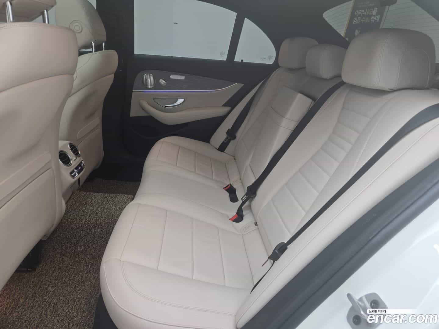 E-Class Mercedes-Benz 2022.7-OPTION-016