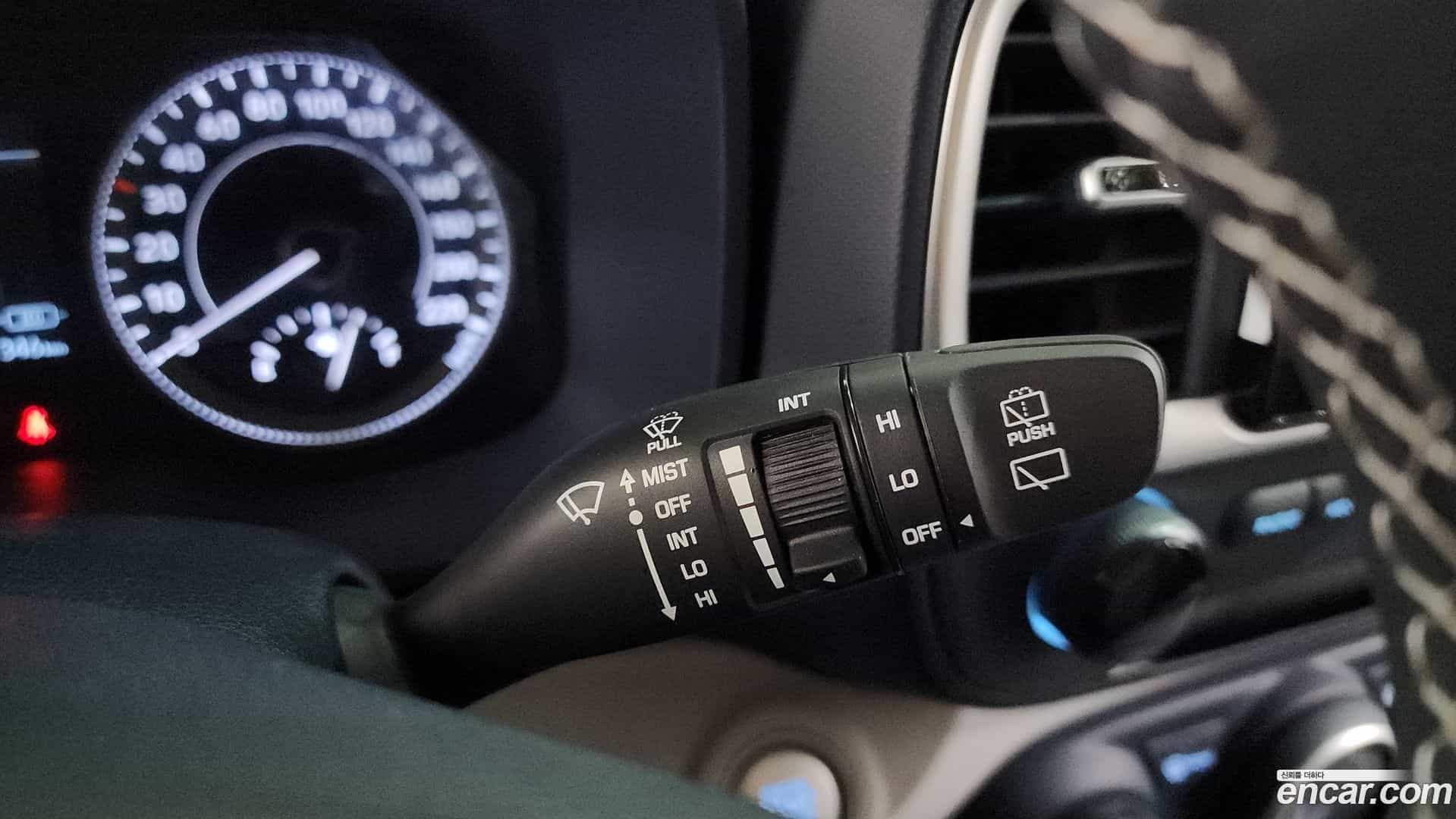 Venue Hyundai 2019.7-OPTION-042