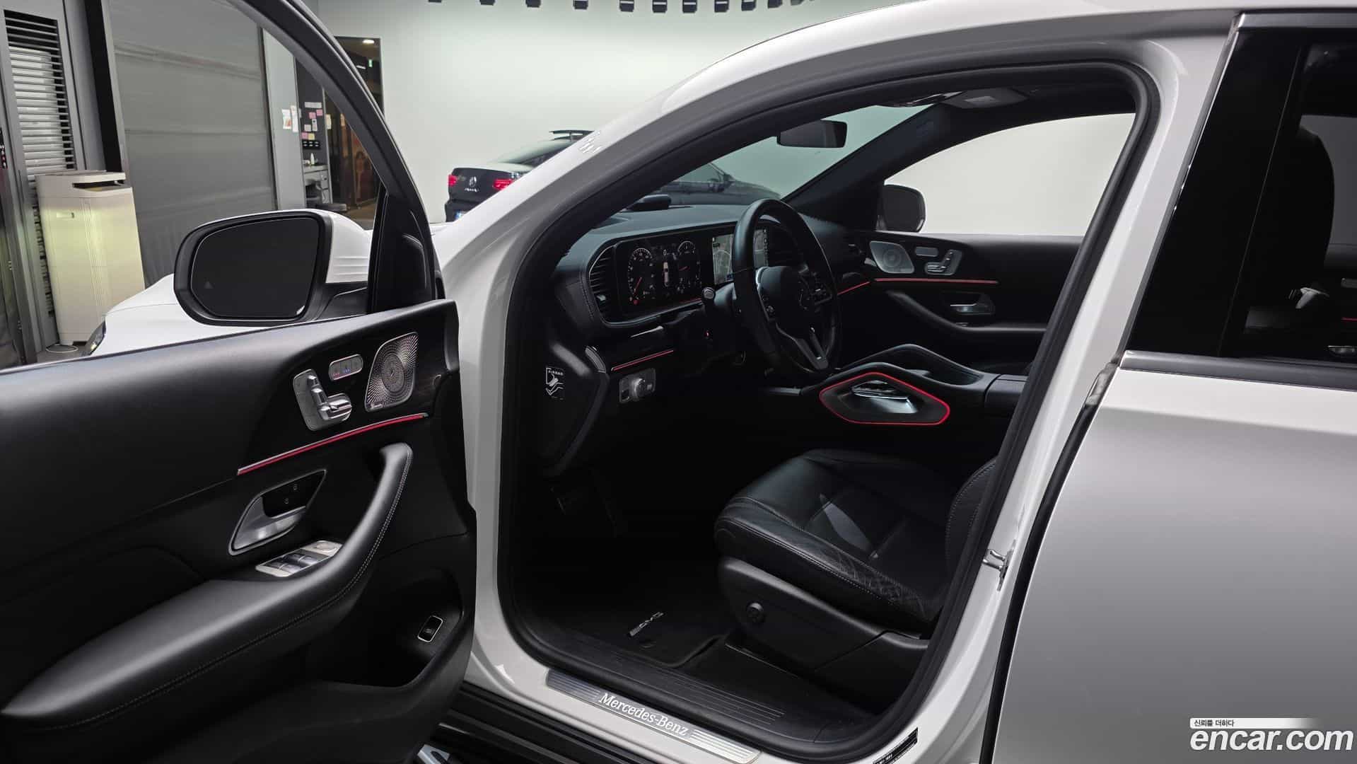 GLE-Class Mercedes-Benz 2021.3-INNER-010