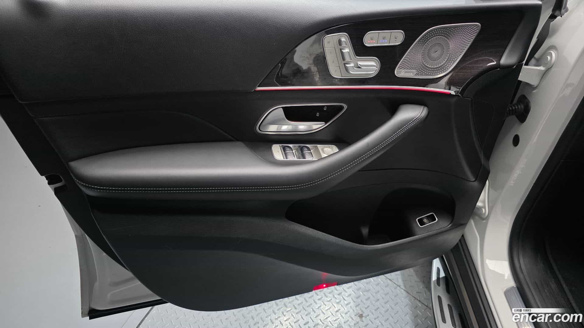 GLE-Class Mercedes-Benz 2021.3-INNER-034