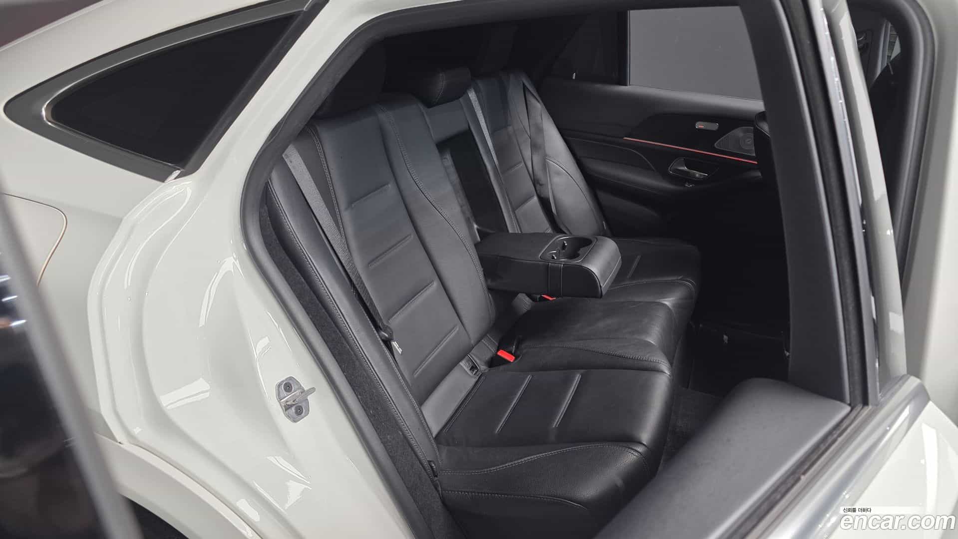 GLE-Class Mercedes-Benz 2021.3-INNER-036