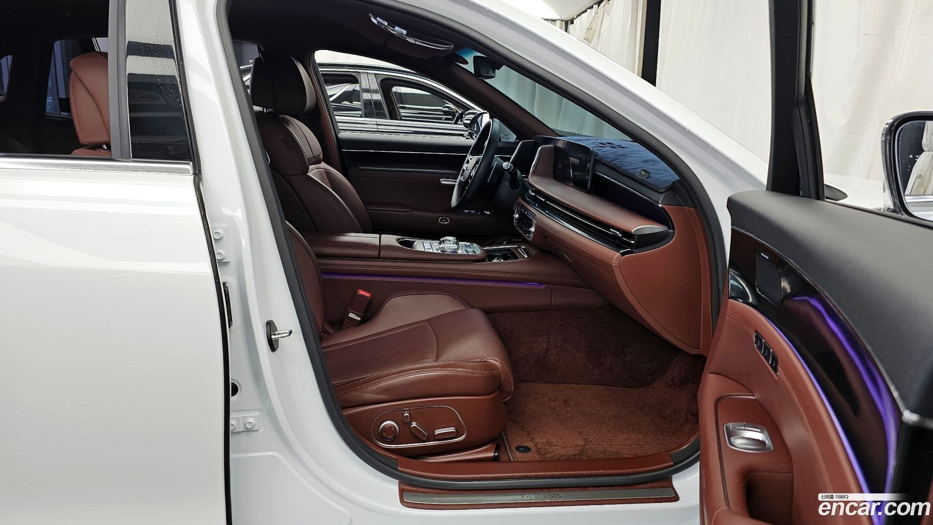 Main__Slider__Photo:G90 Genesis 2023.5-10