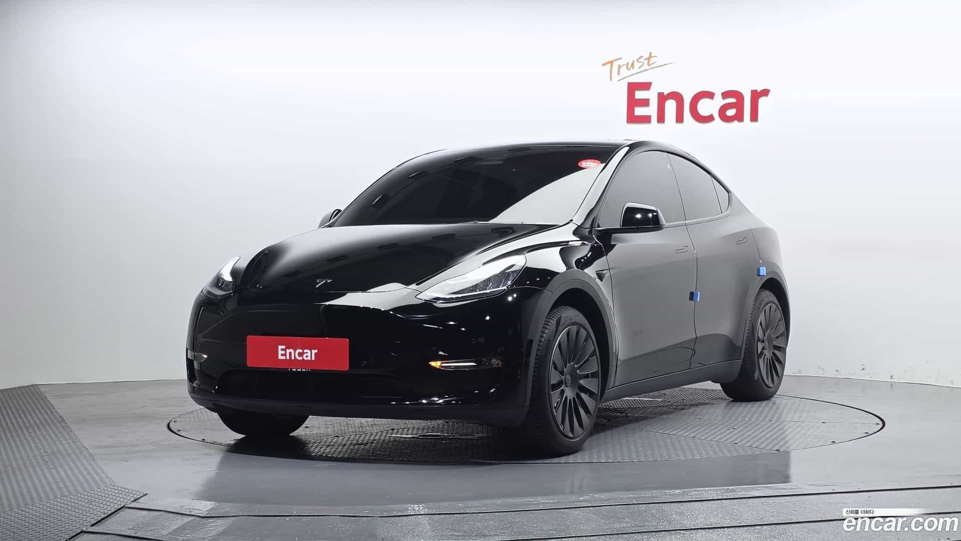 Model Y Tesla 2021.8-OUTER-001