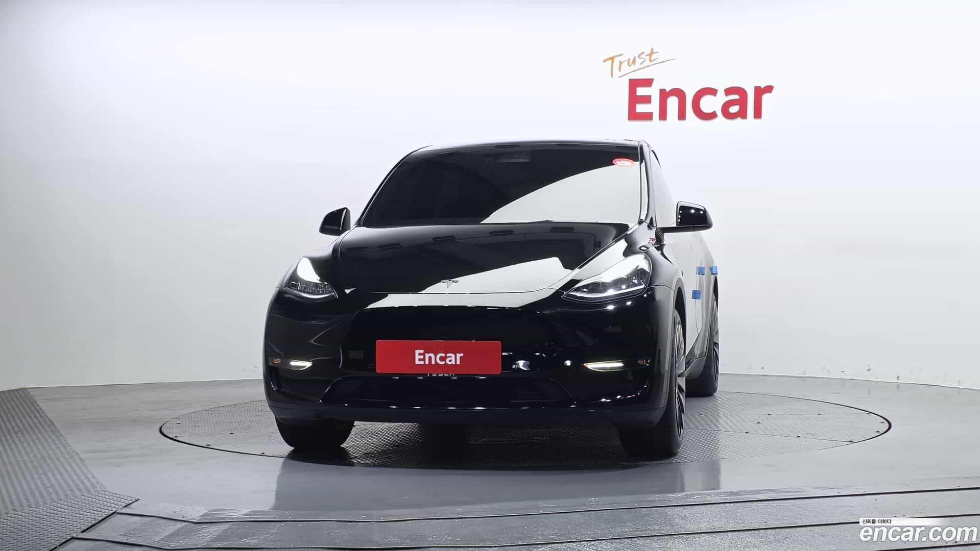 Model Y Tesla 2021.8-OUTER-003