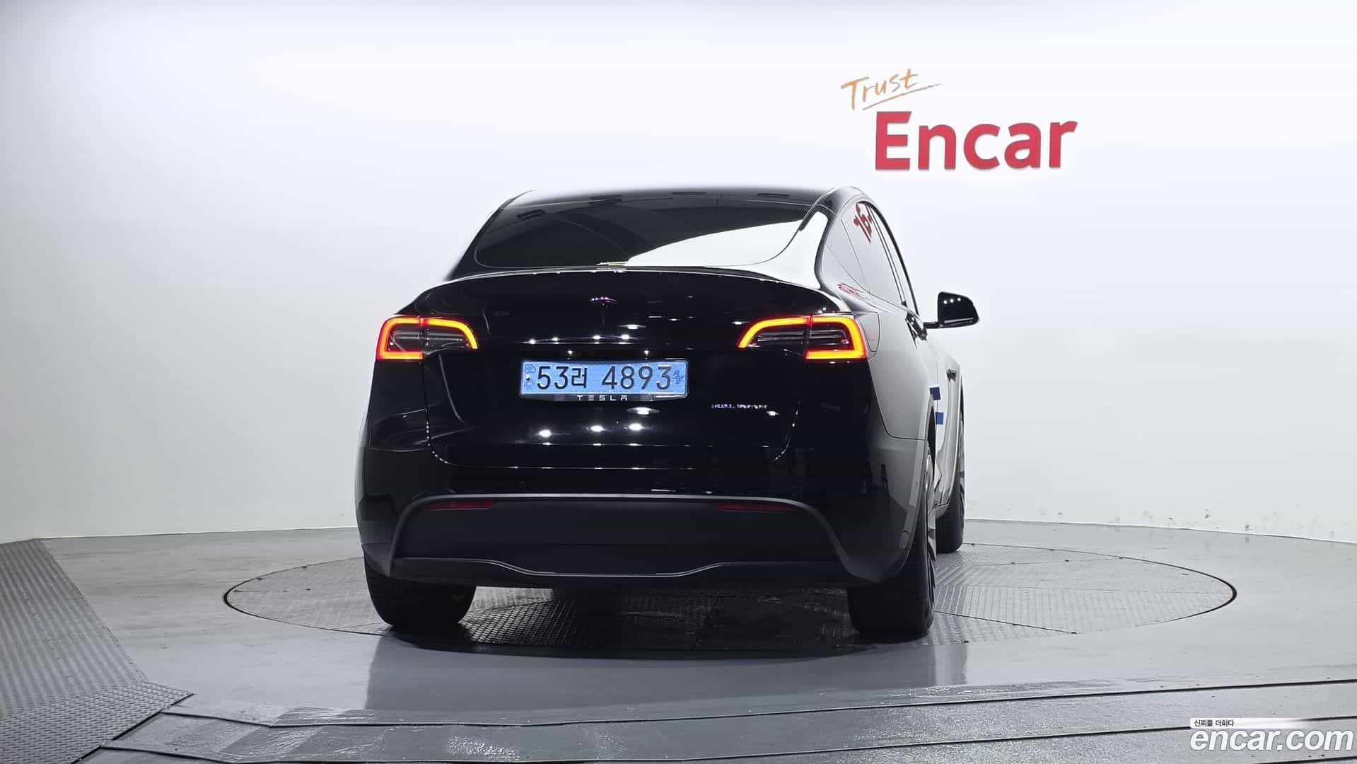 Model Y Tesla 2021.8-OUTER-004