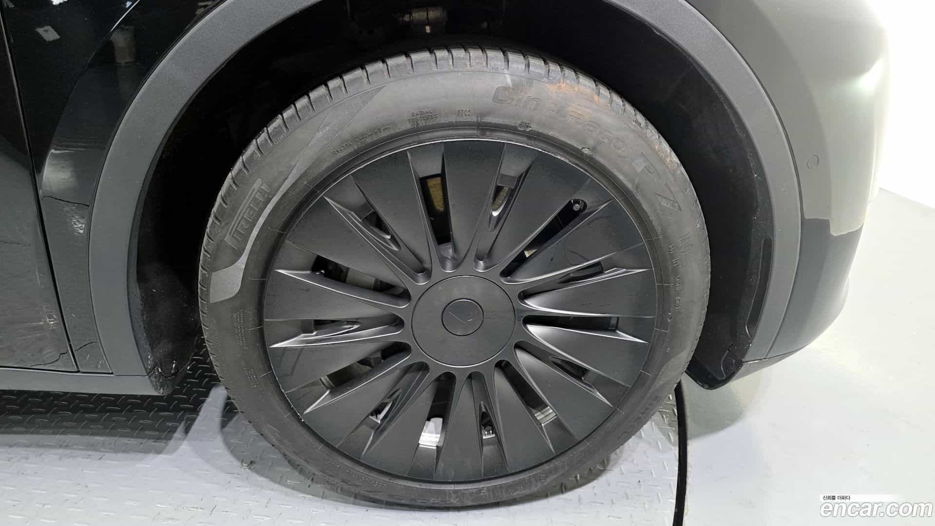 Model Y Tesla 2021.8-OUTER-031