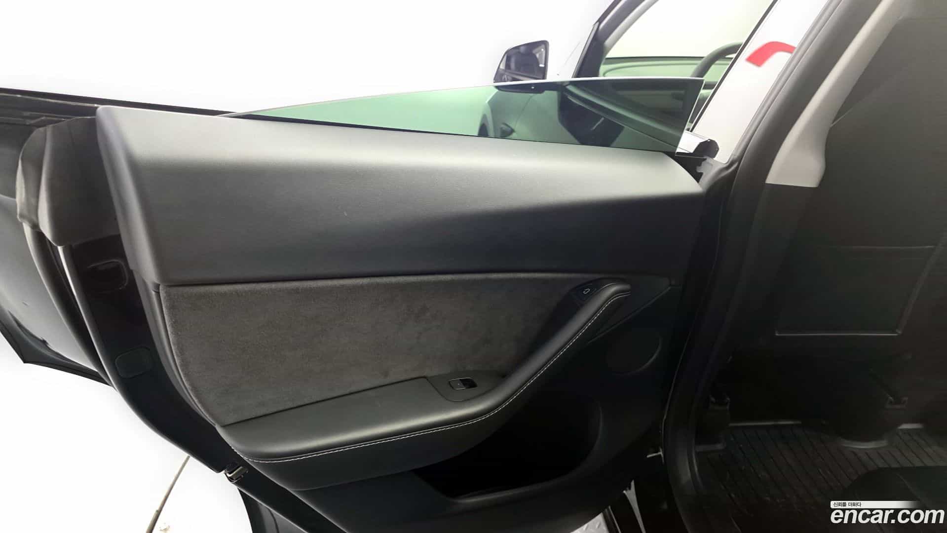 Model Y Tesla 2021.8-INNER-035