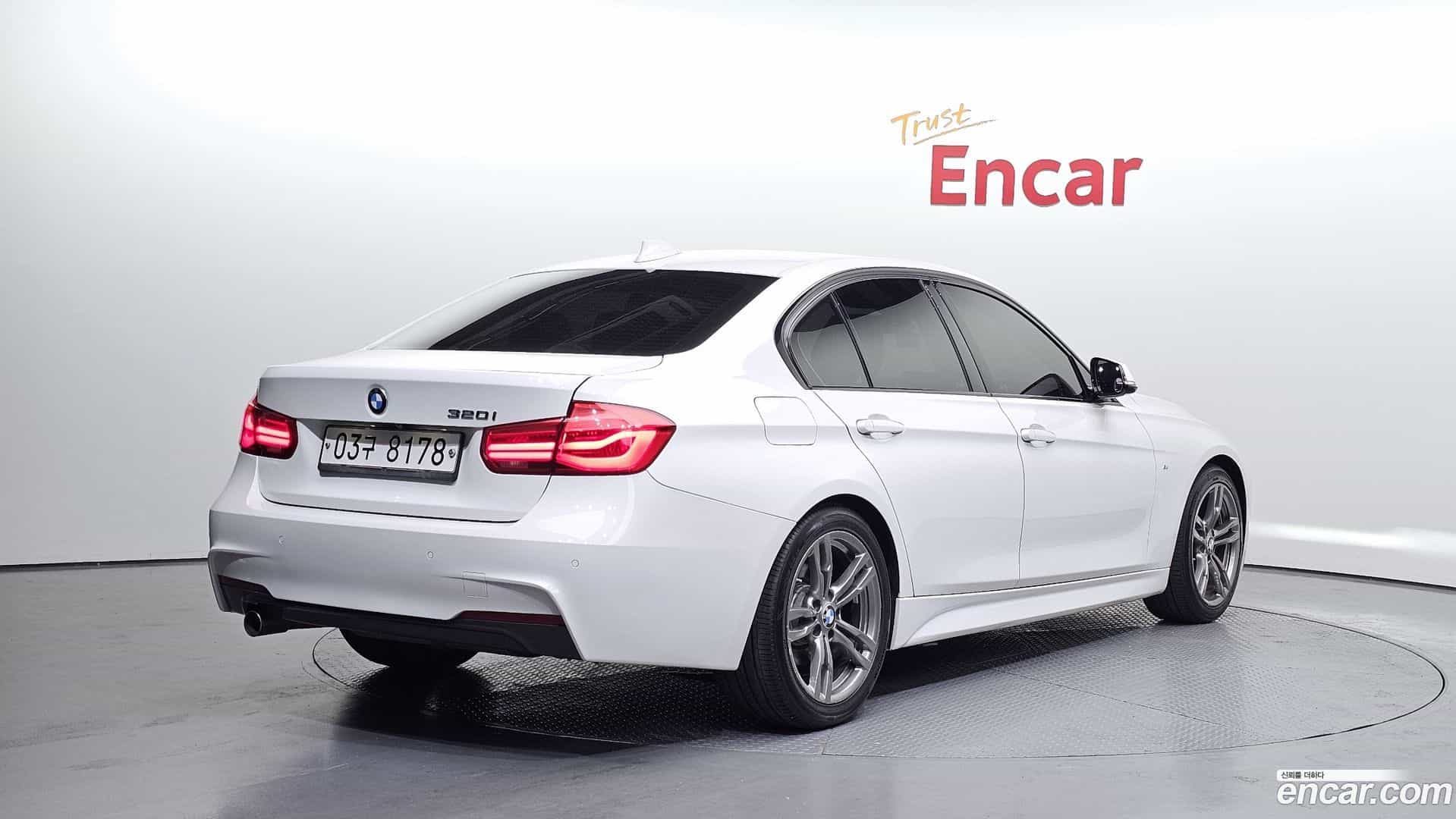 3-Series BMW 2017.5-OUTER-002