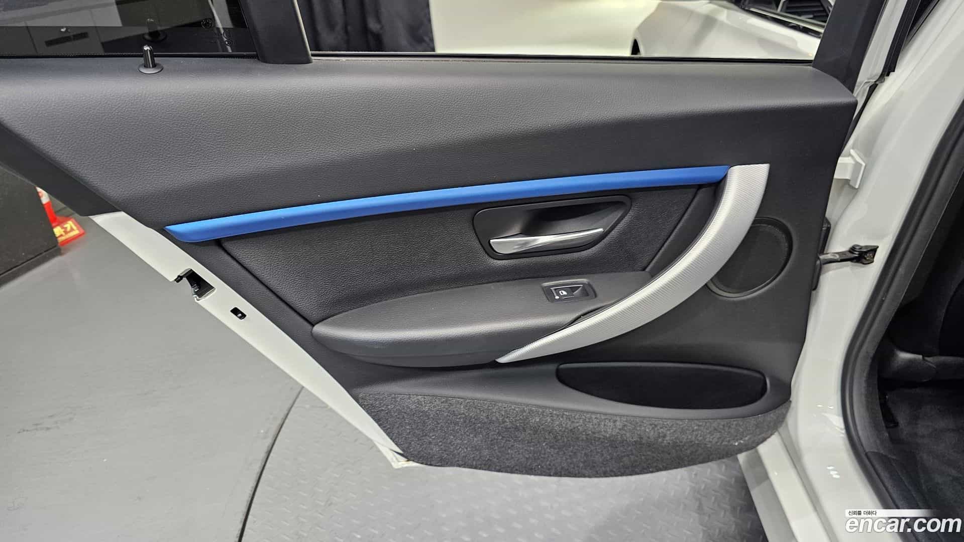 3-Series BMW 2017.5-INNER-035