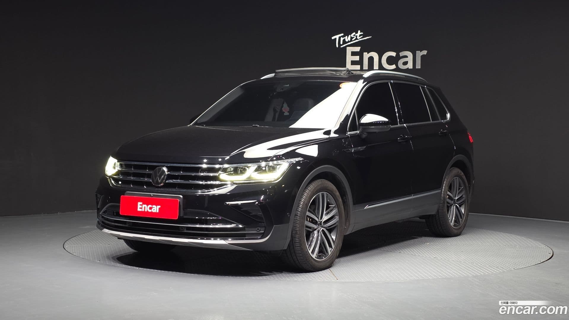 Main__Slider__Photo:Tiguan Volkswagen 2023.6-0