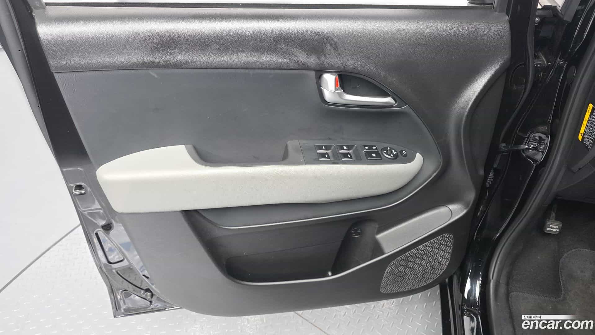 RAY Kia 2022.11-INNER-035
