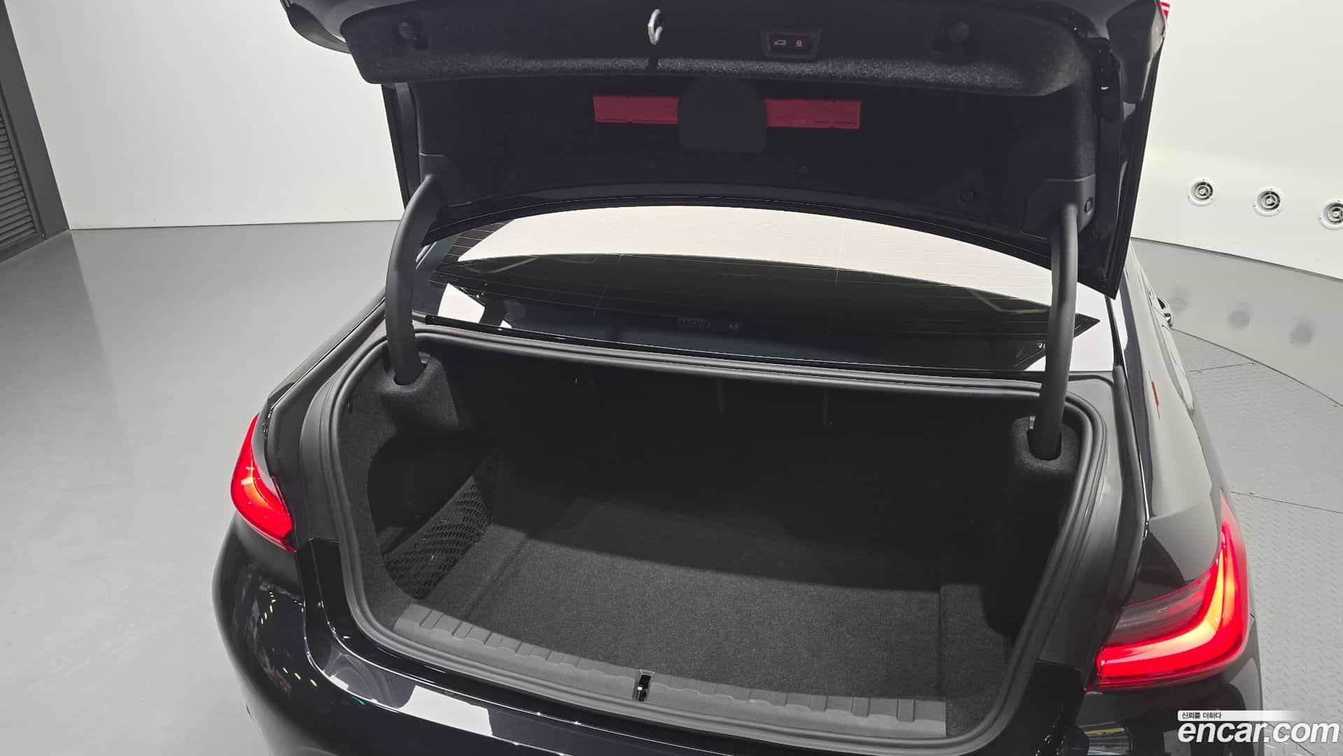 3-Series BMW 2024.5-OPTION-024