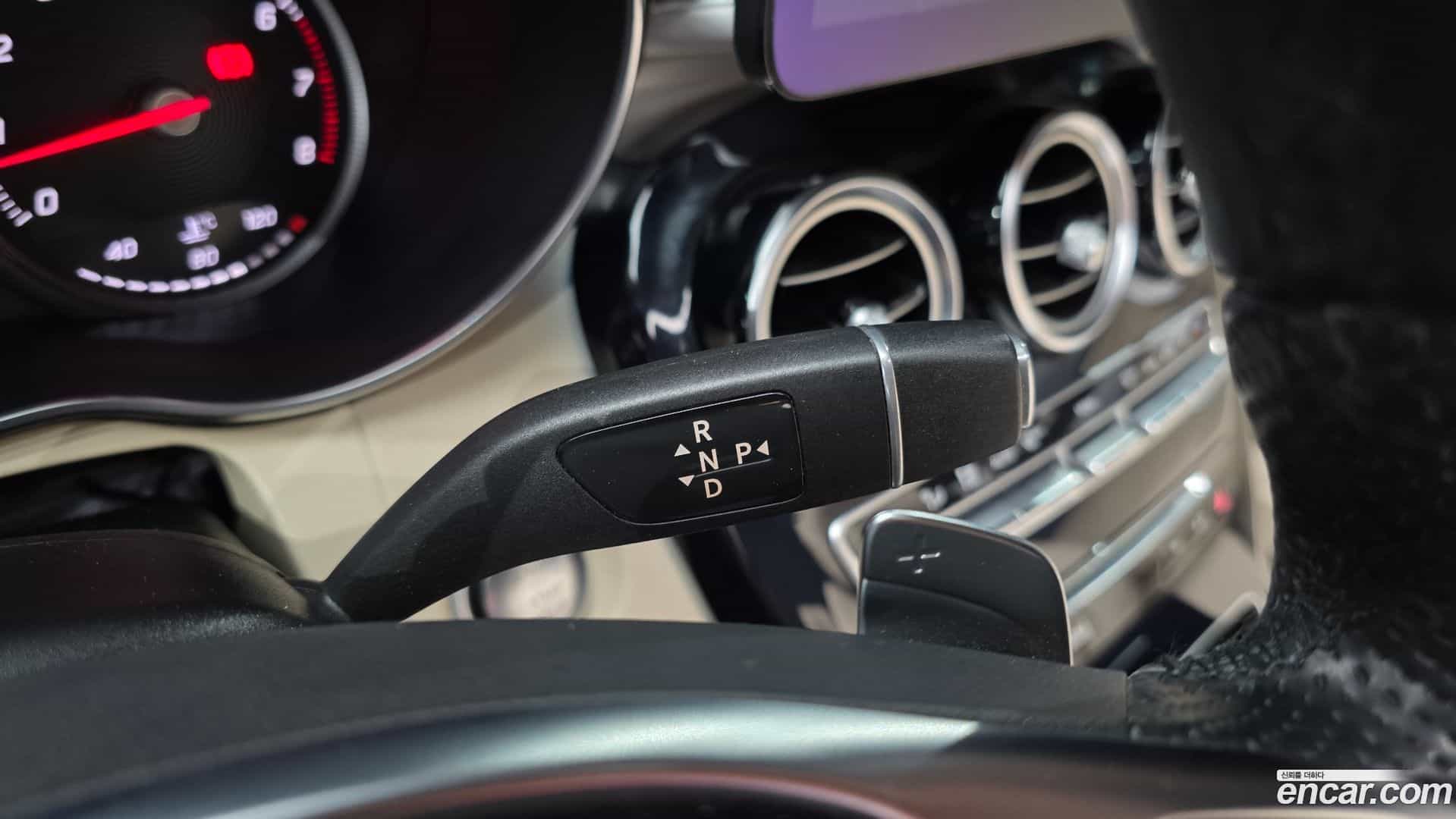 C-Class Mercedes-Benz 2017.5-INNER-009