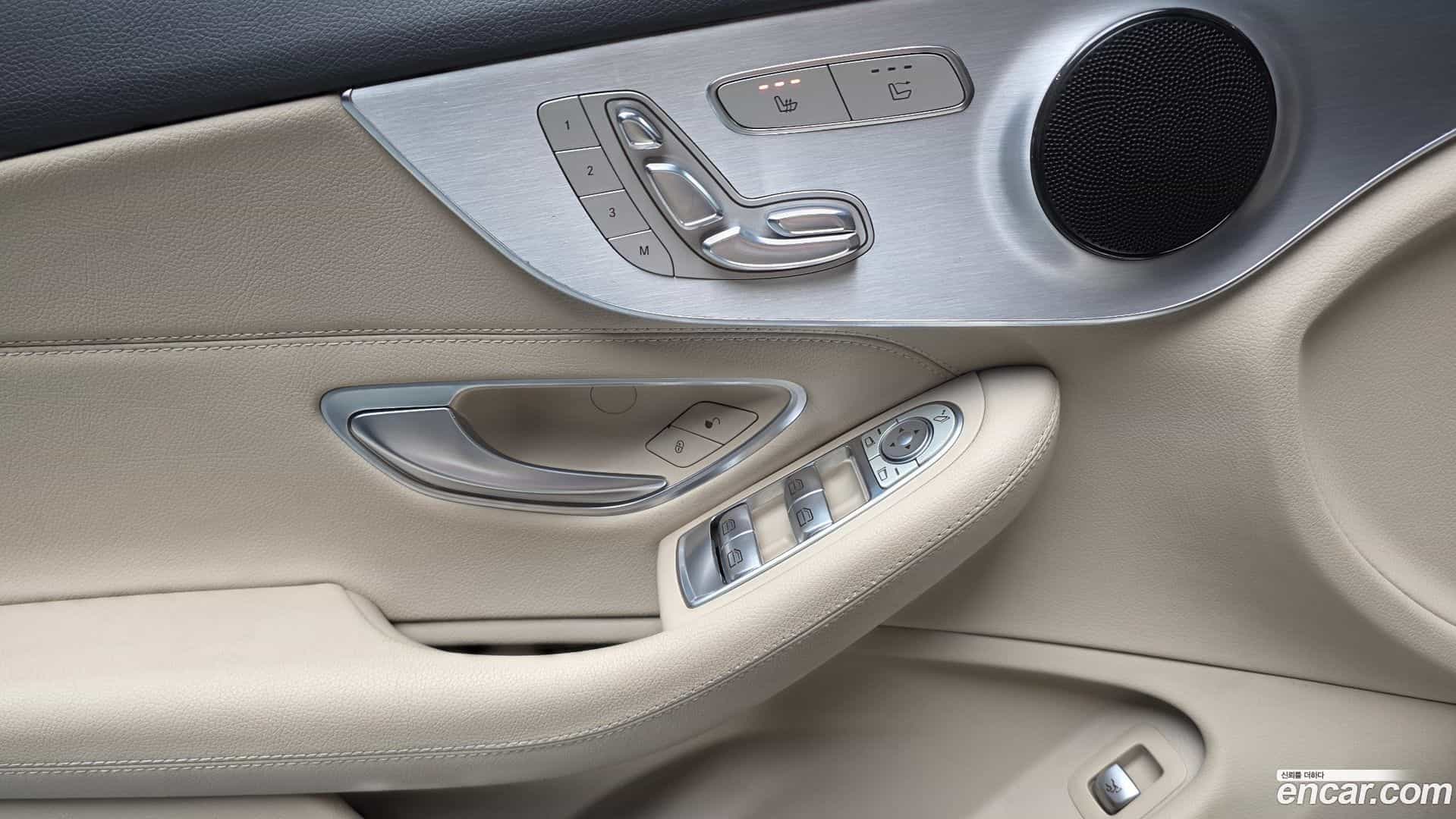 C-Class Mercedes-Benz 2017.5-OPTION-021