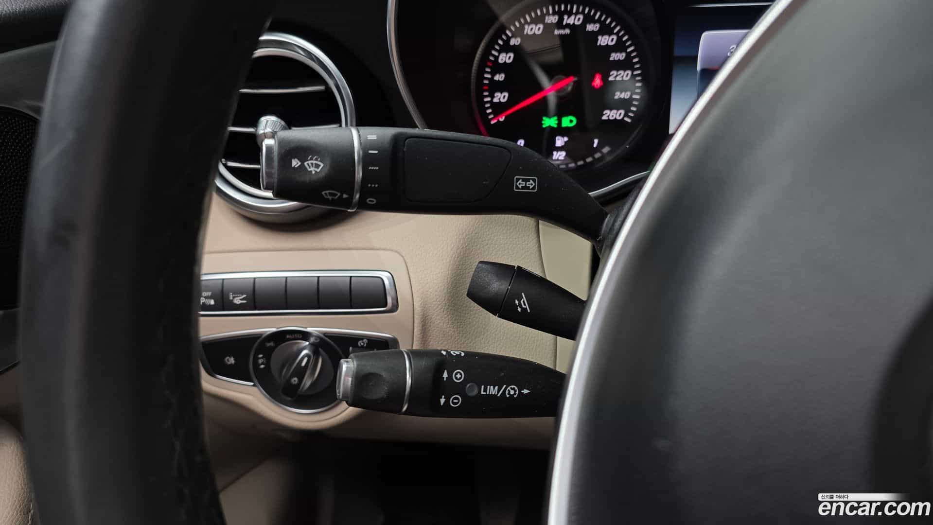 C-Class Mercedes-Benz 2017.5-OPTION-023
