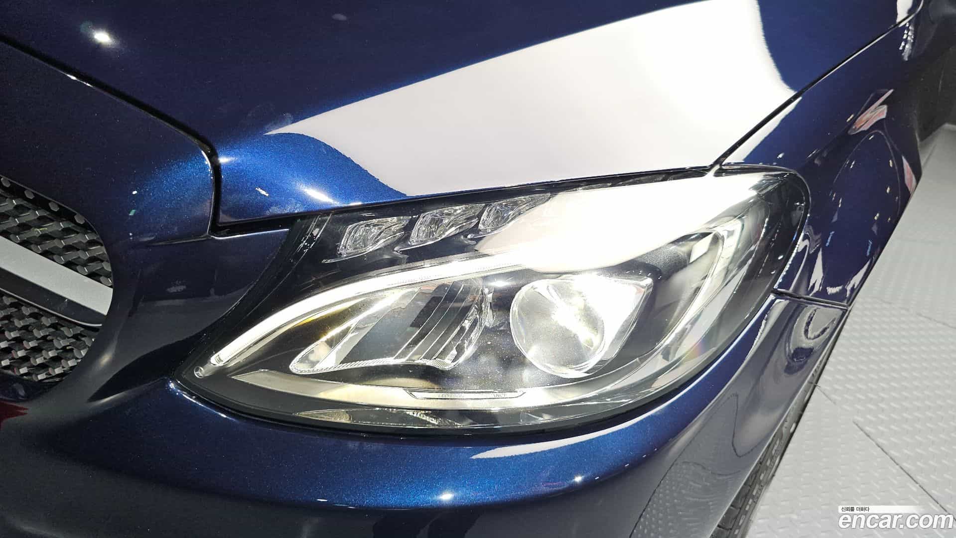 C-Class Mercedes-Benz 2017.5-OUTER-032