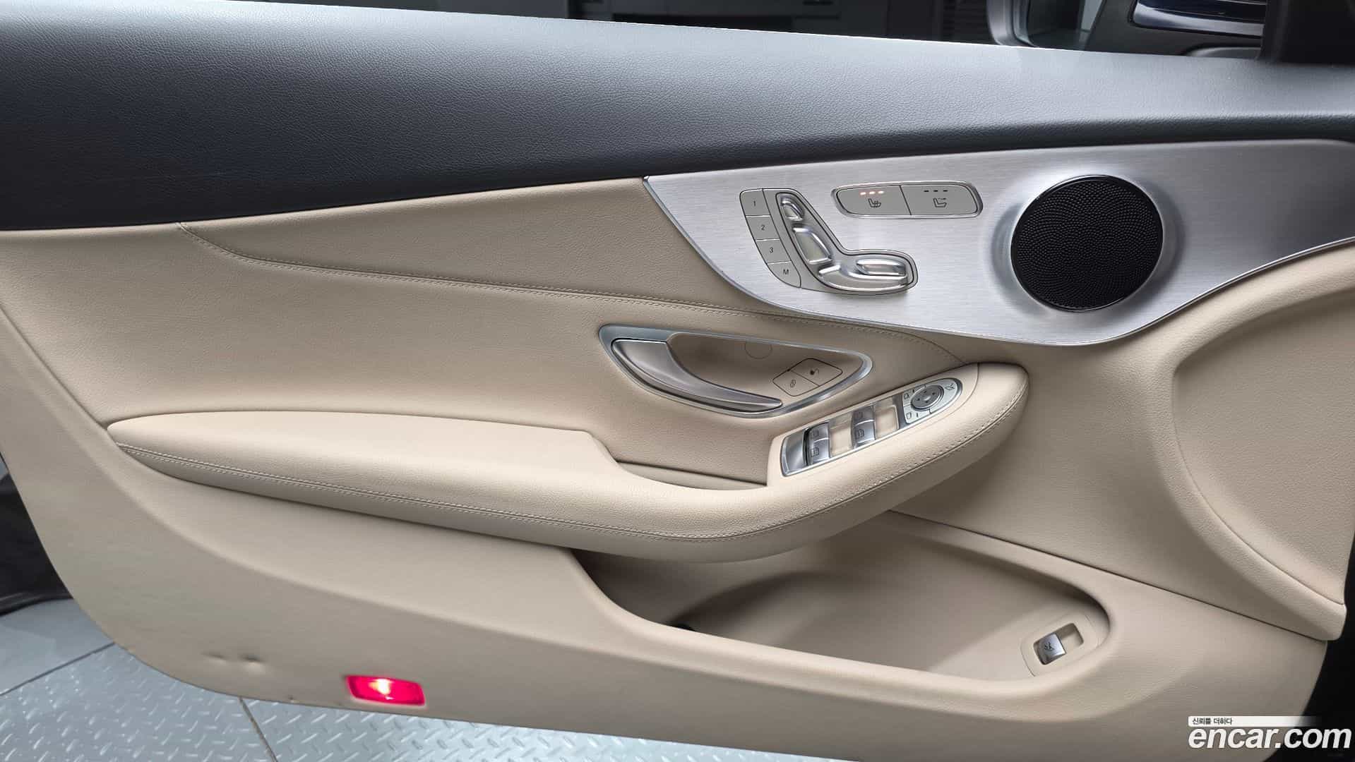 C-Class Mercedes-Benz 2017.5-INNER-034