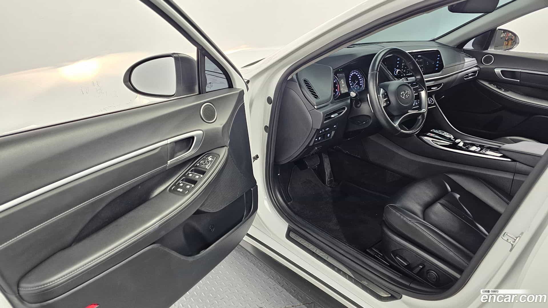 Sonata Hyundai 2022.1-INNER-010