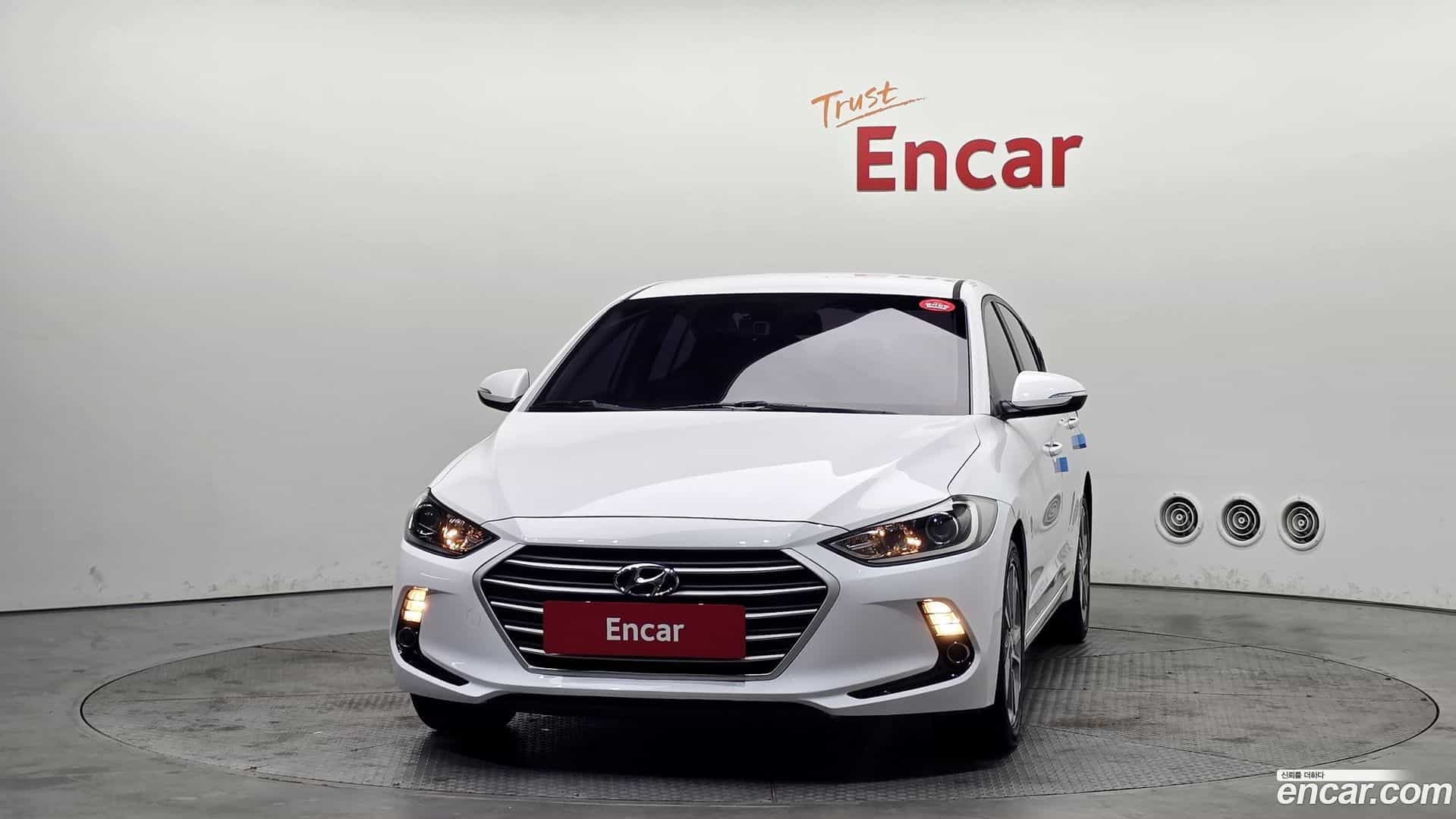 AVANTE Hyundai 2017.6-OUTER-003