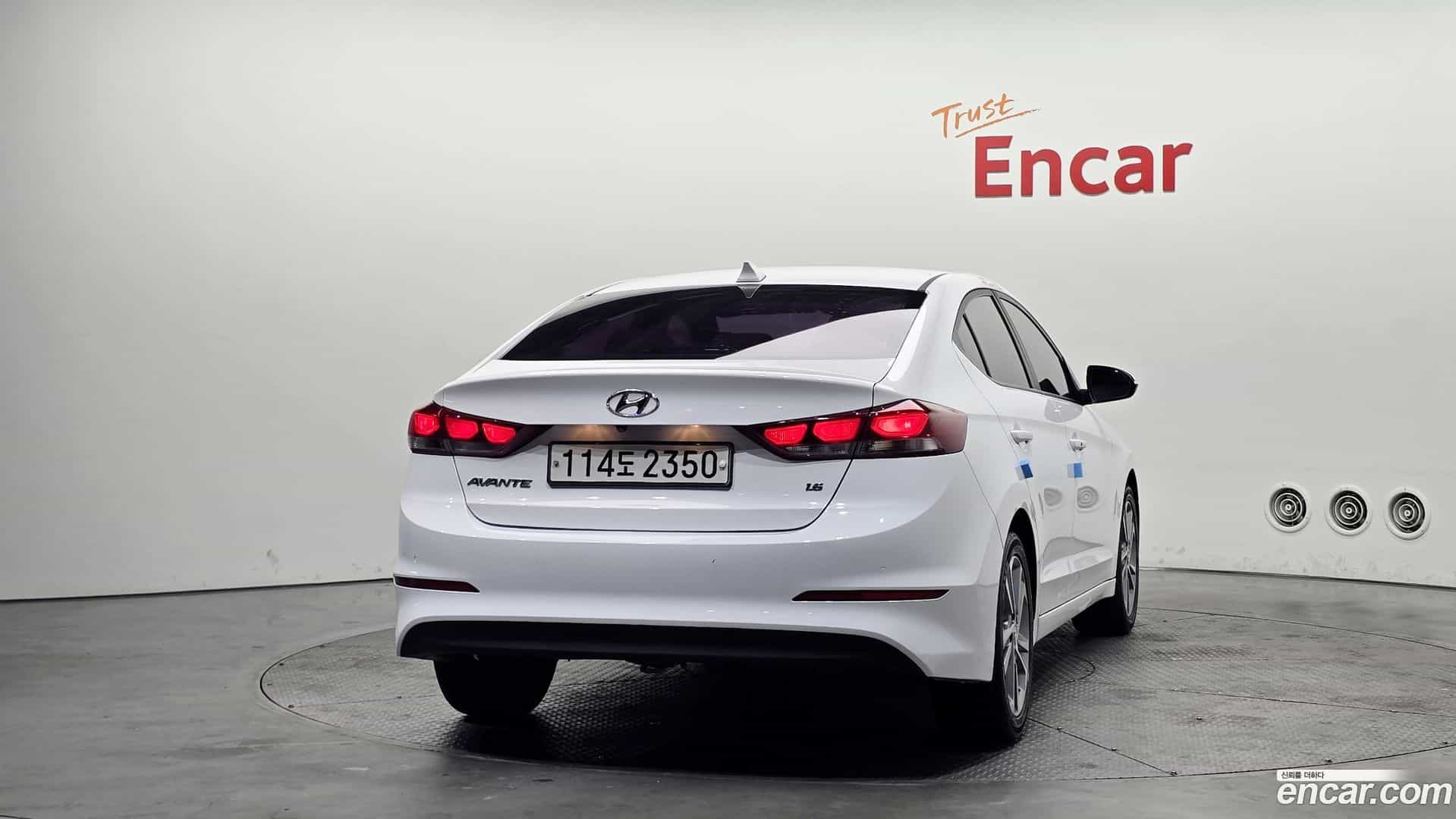 AVANTE Hyundai 2017.6-OUTER-004