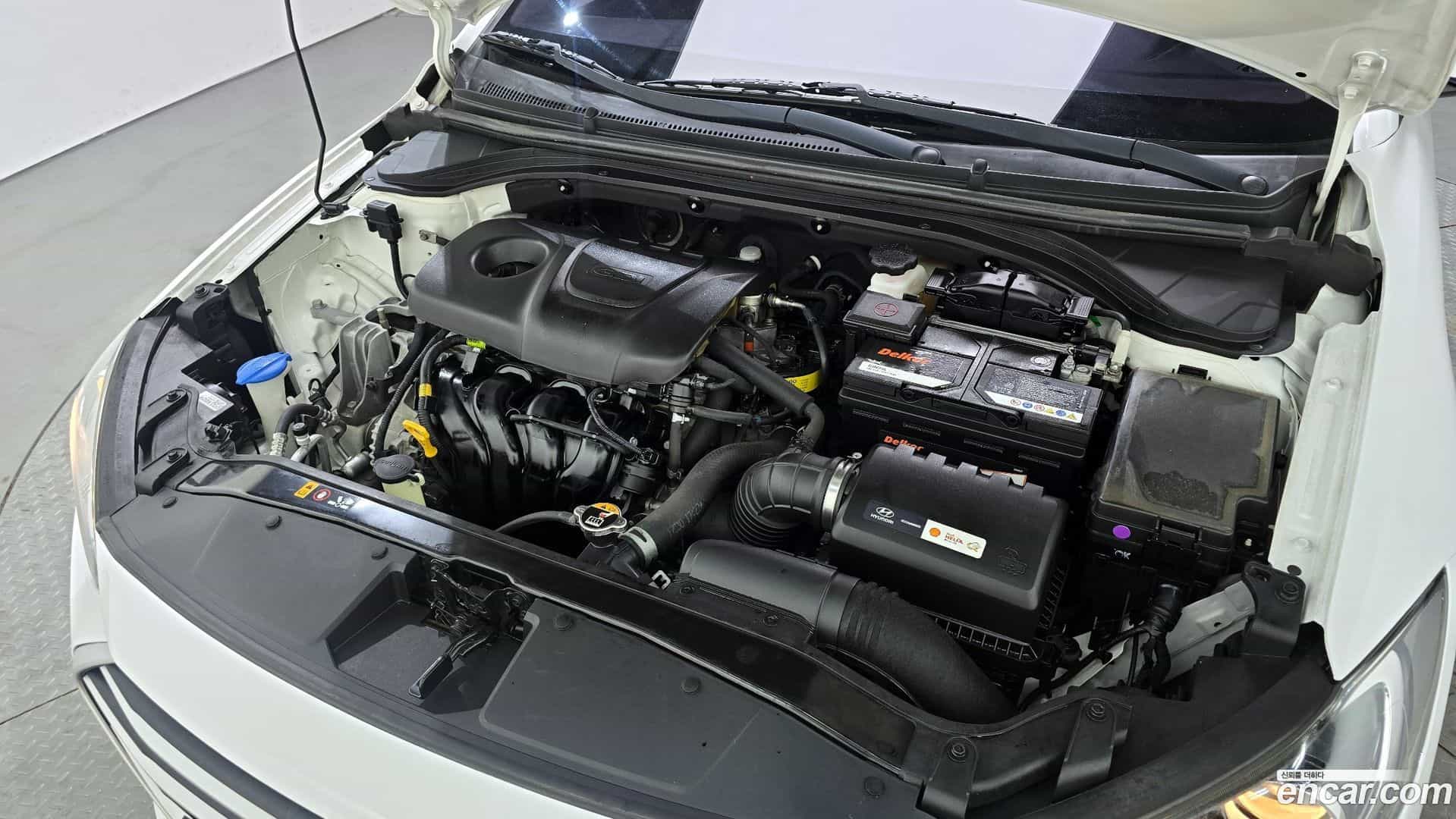 AVANTE Hyundai 2017.6-OUTER-006