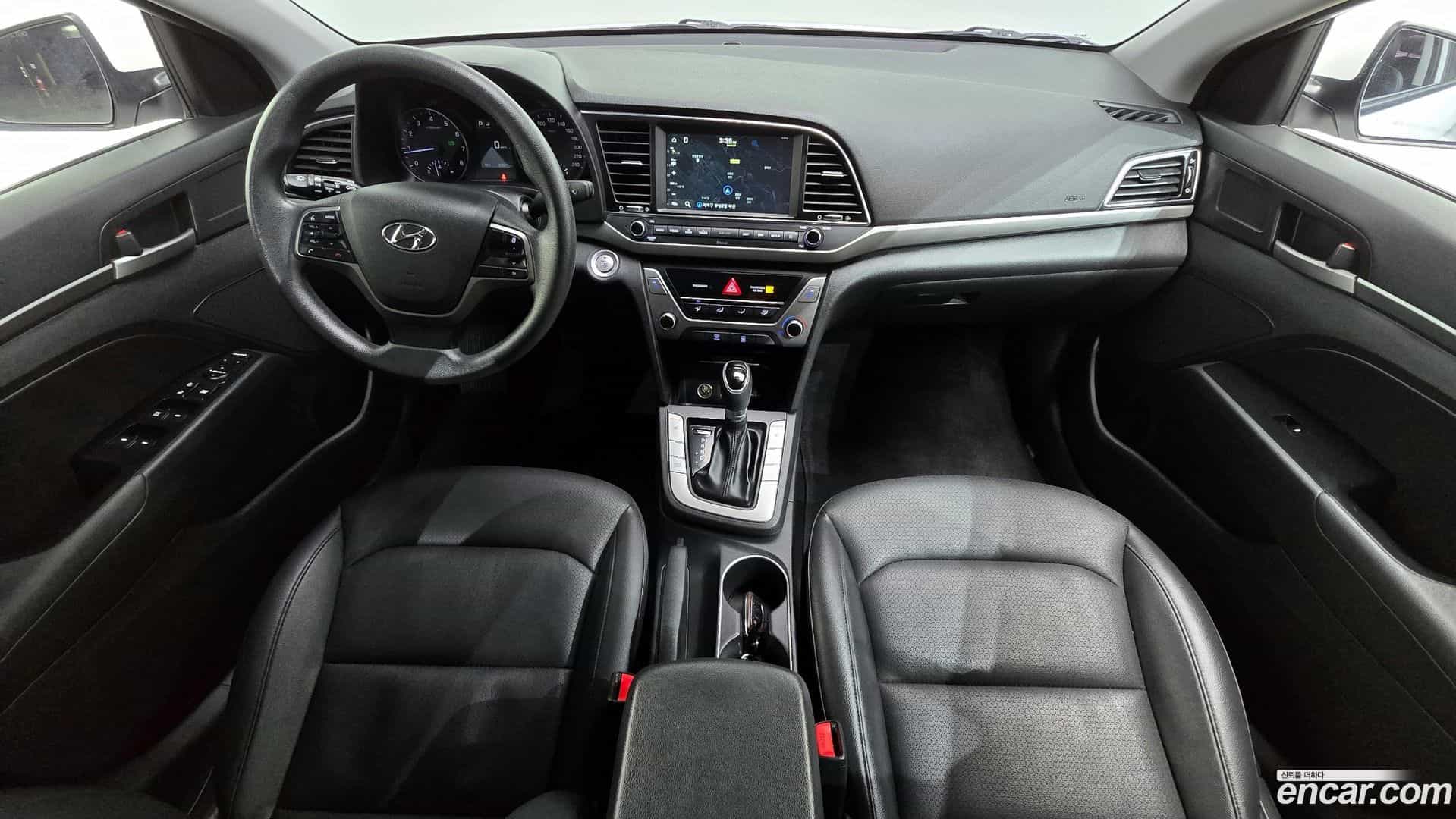 AVANTE Hyundai 2017.6-INNER-007