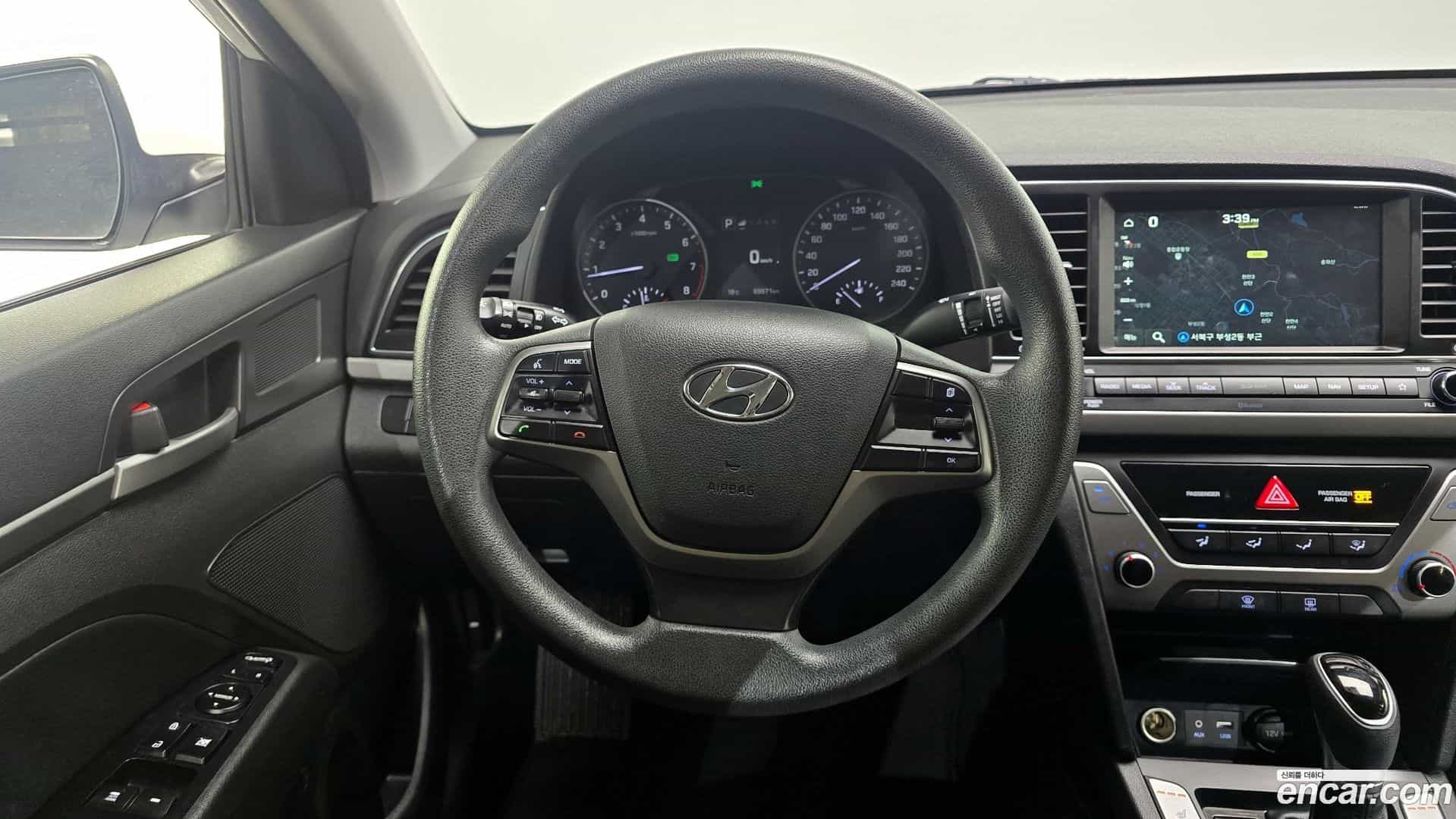 AVANTE Hyundai 2017.6-OPTION-018