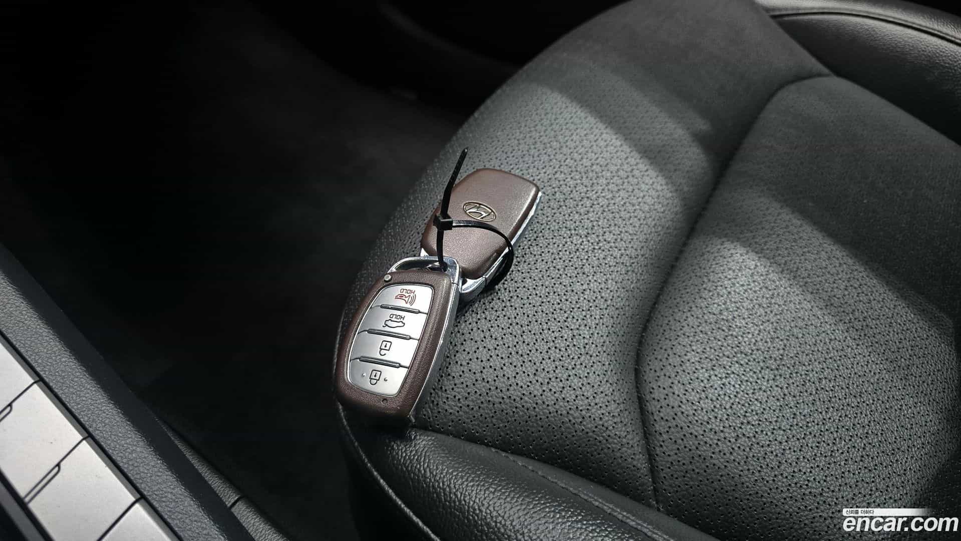 AVANTE Hyundai 2017.6-OPTION-020