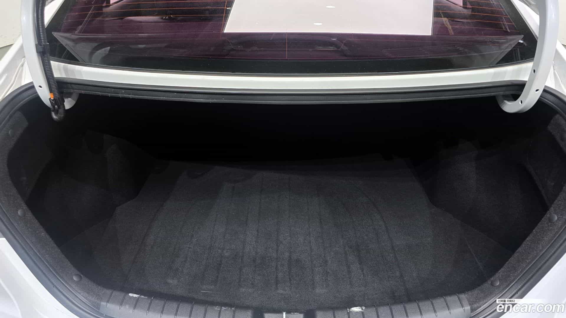 AVANTE Hyundai 2017.6-OPTION-021