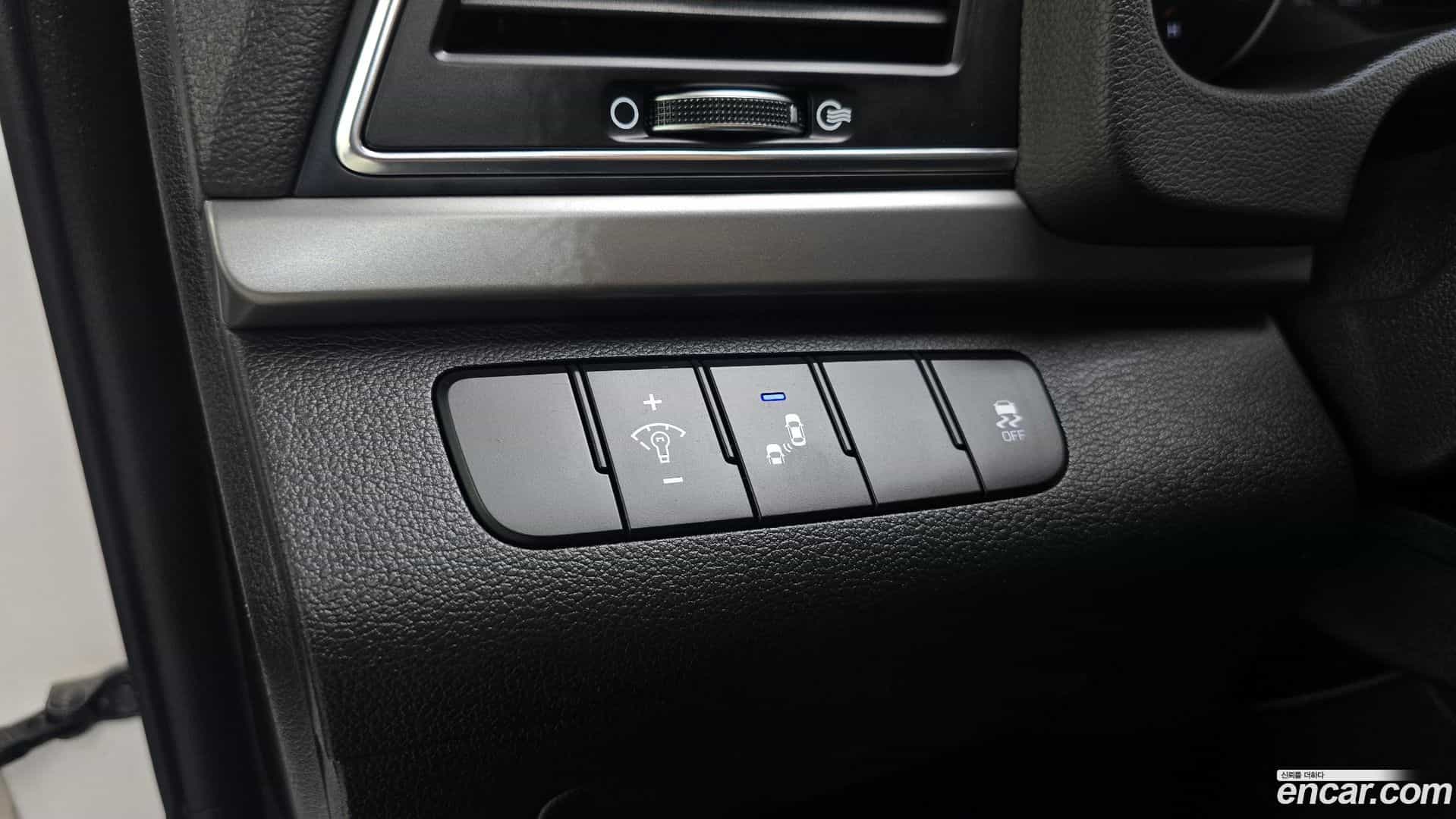 AVANTE Hyundai 2017.6-OPTION-023