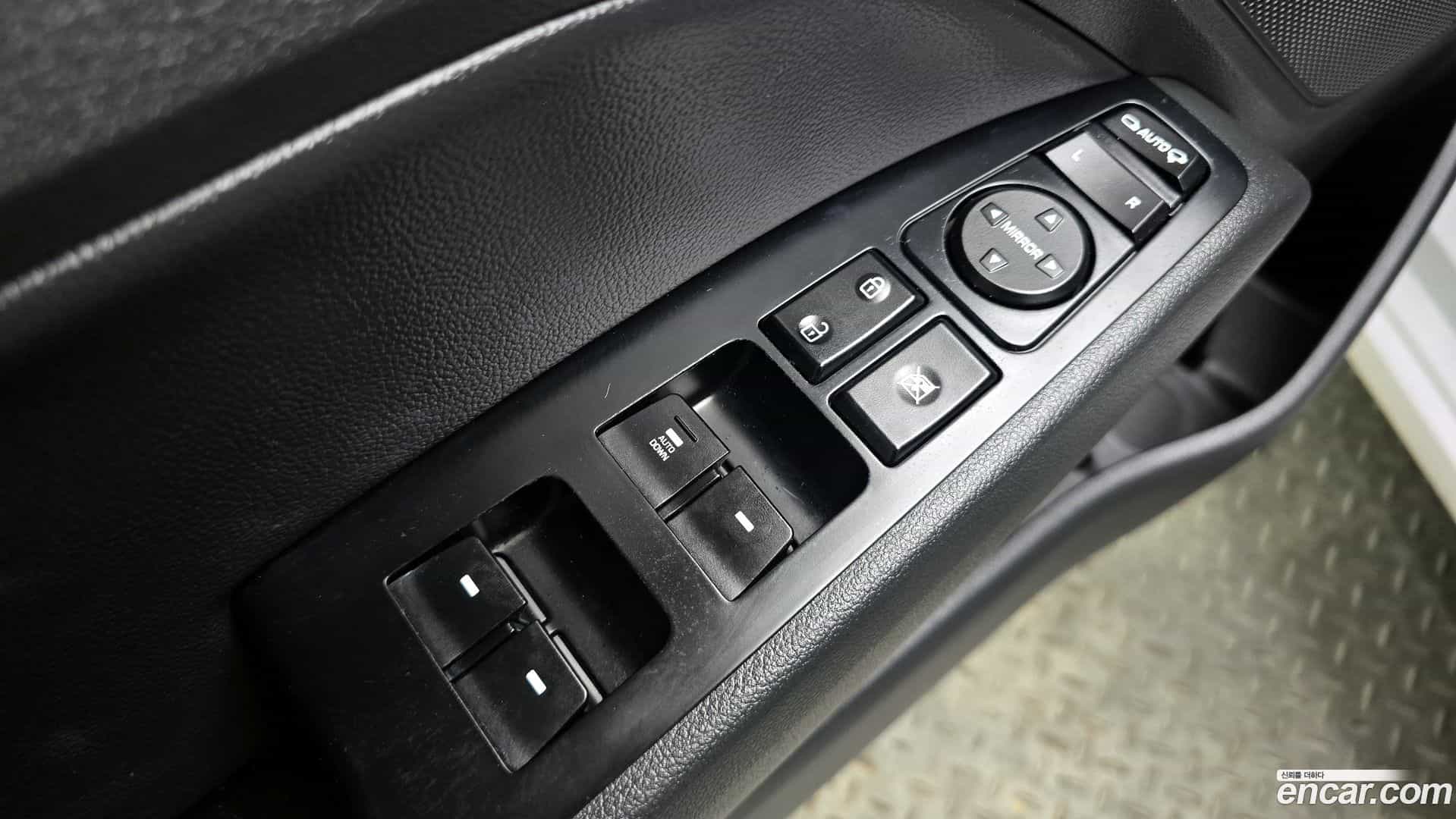AVANTE Hyundai 2017.6-OPTION-040