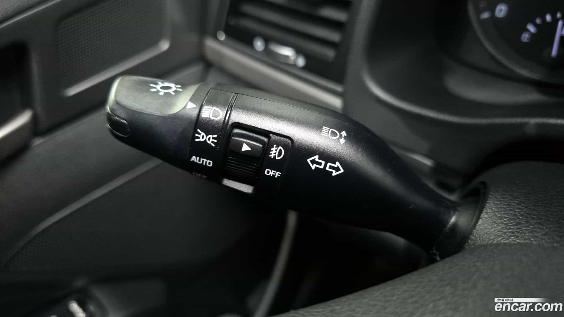 AVANTE Hyundai 2017.6-OPTION-042