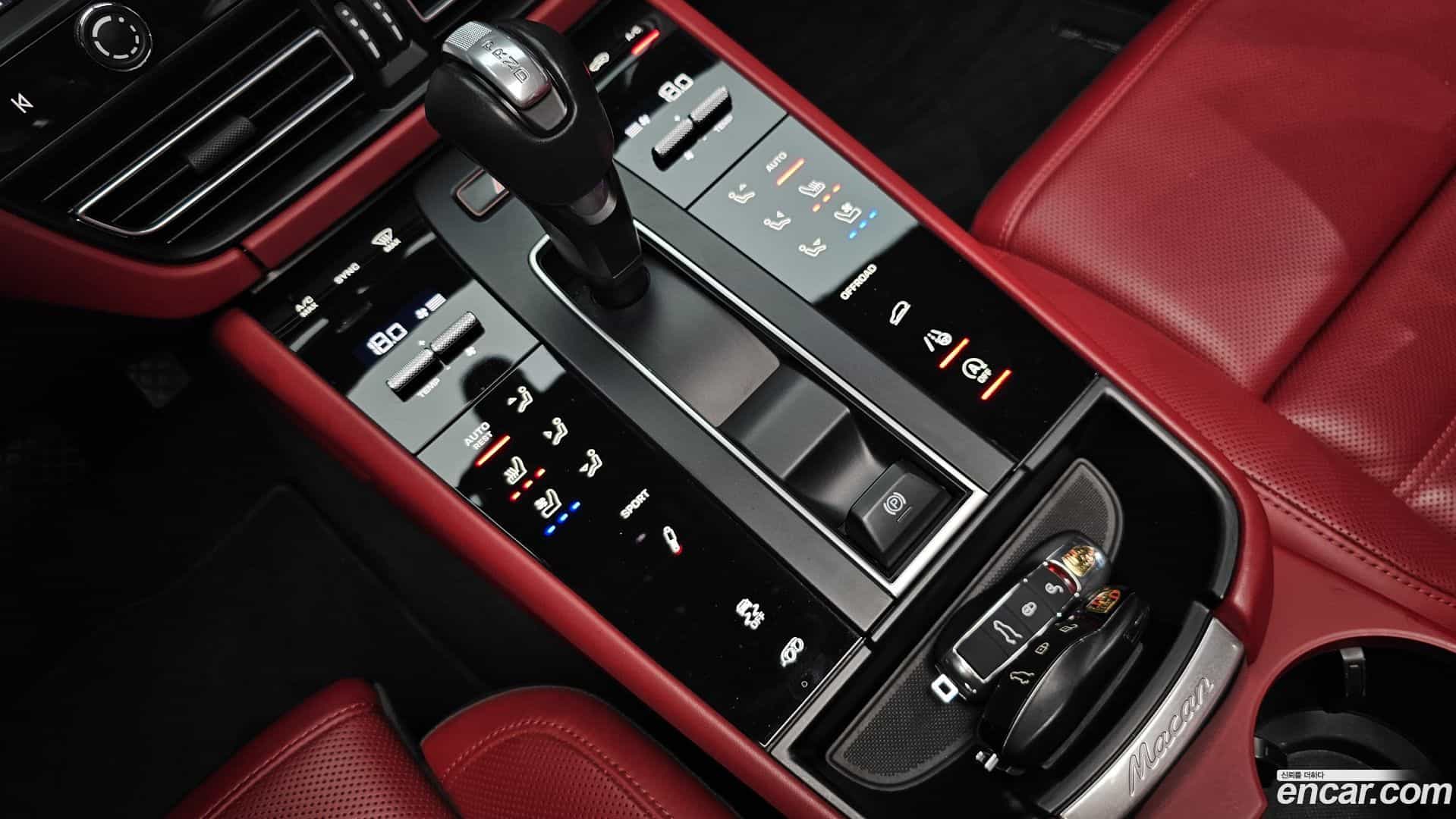 Macan Porsche 2023.7-INNER-009