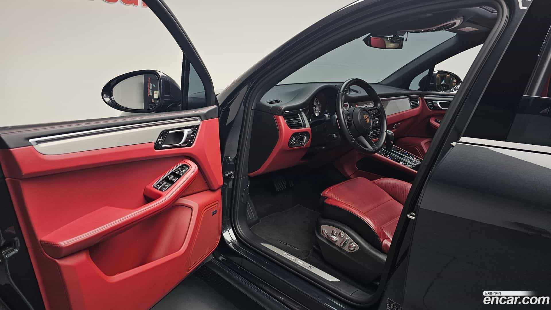 Macan Porsche 2023.7-INNER-010