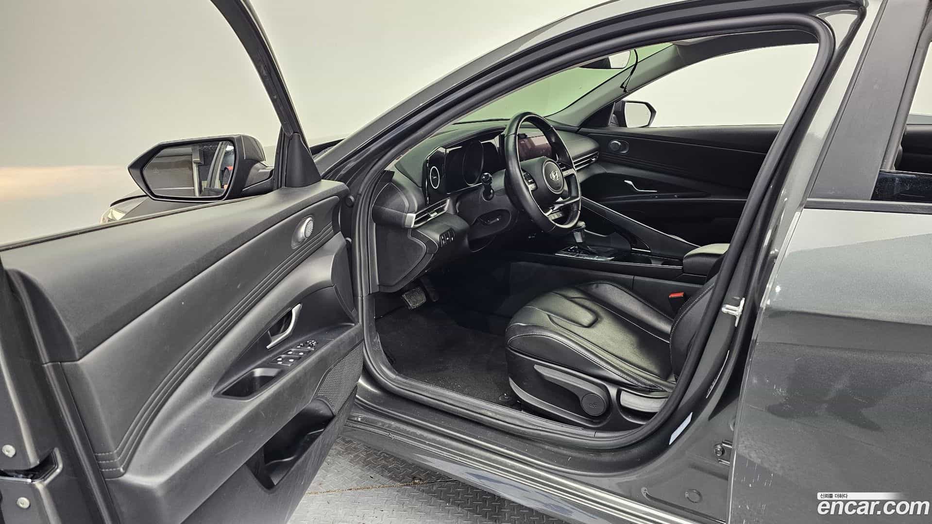 AVANTE Hyundai 2021.11-INNER-010