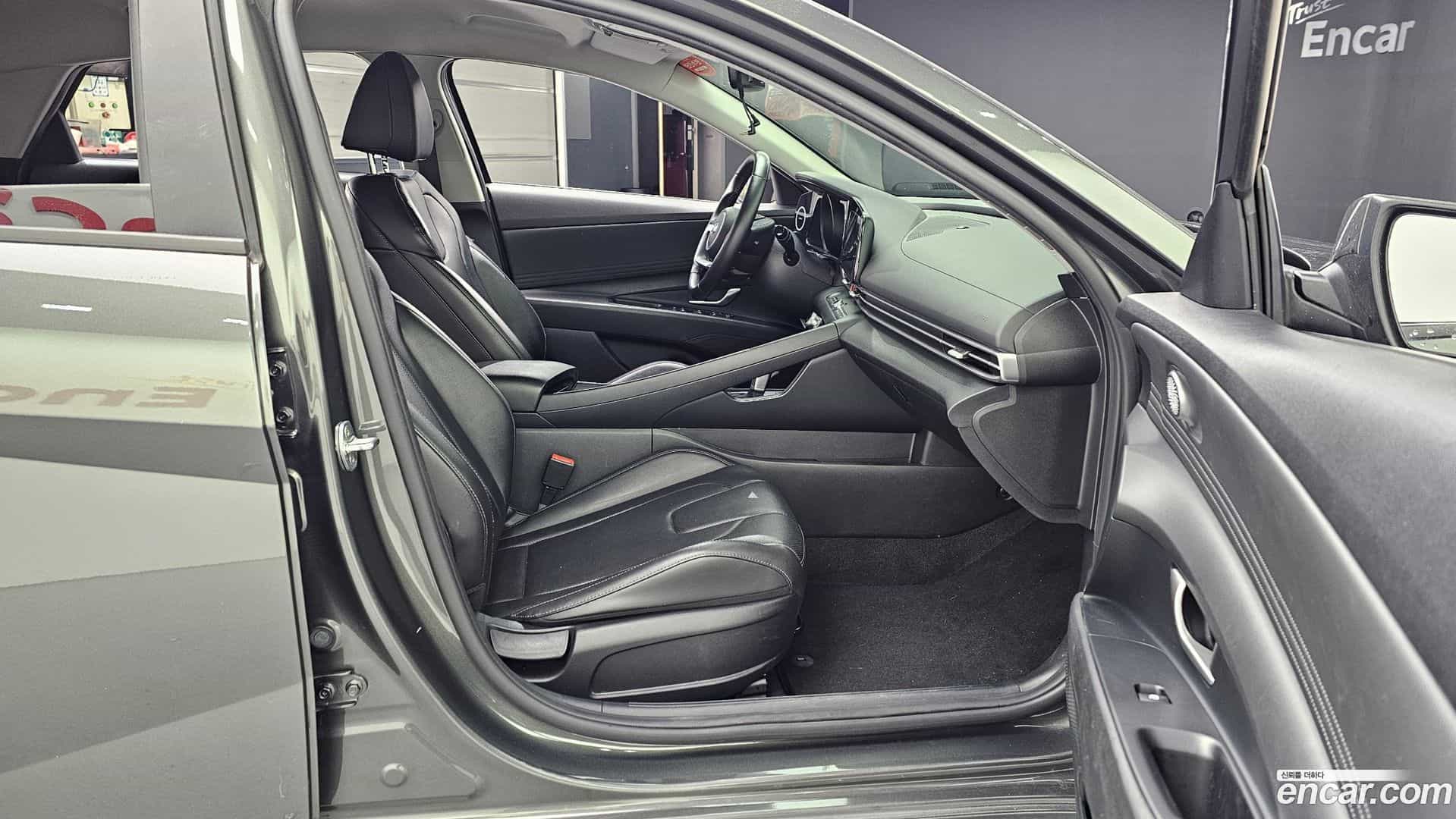 AVANTE Hyundai 2021.11-OPTION-015