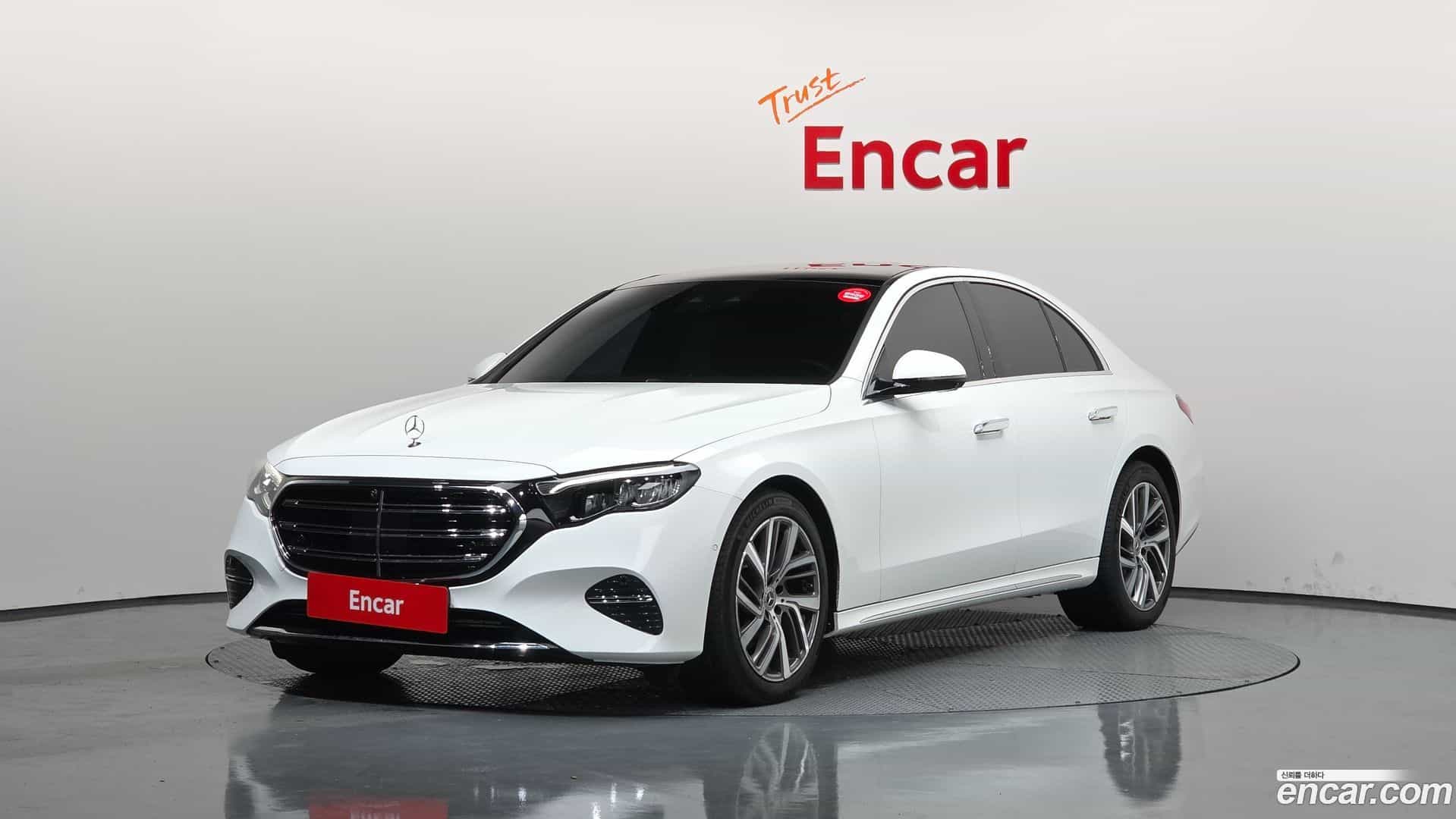 E-Class Mercedes-Benz 2024.8-OUTER-001