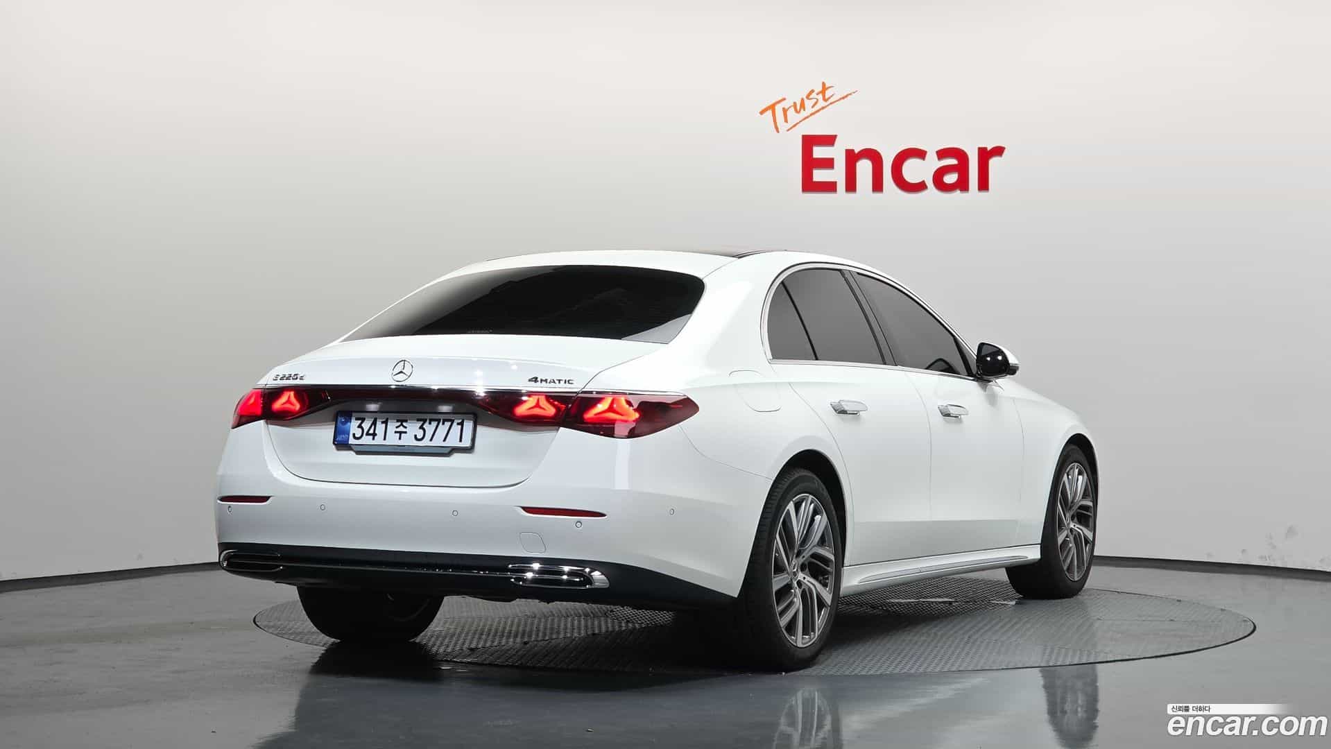 E-Class Mercedes-Benz 2024.8-OUTER-002