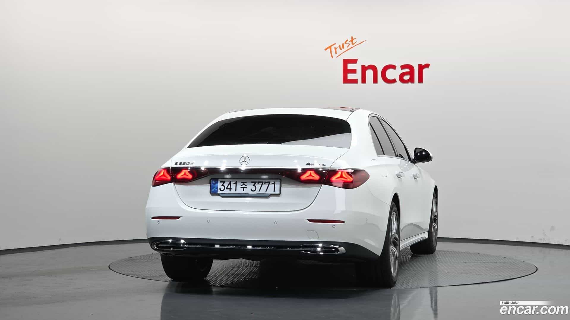 E-Class Mercedes-Benz 2024.8-OUTER-004