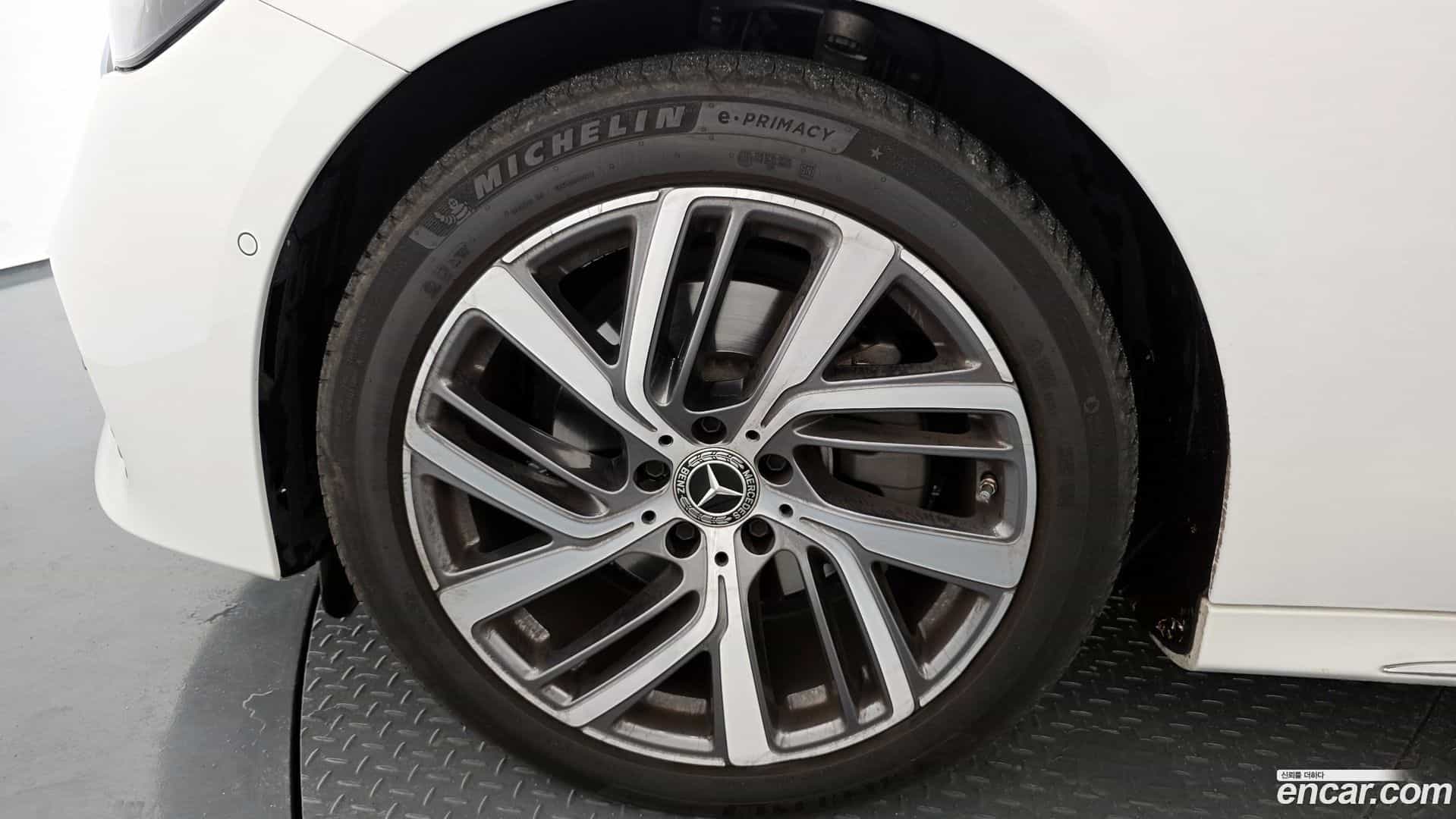 E-Class Mercedes-Benz 2024.8-OUTER-005
