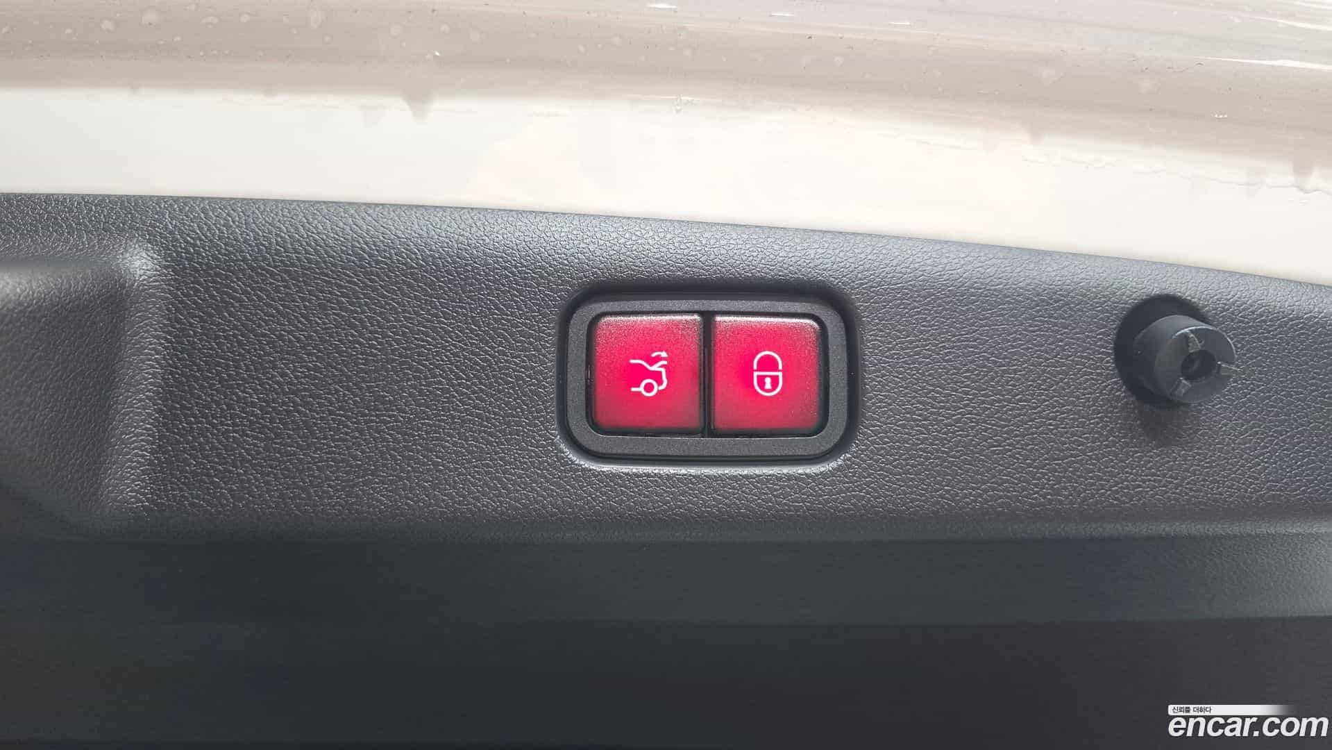 E-Class Mercedes-Benz 2024.8-OPTION-020
