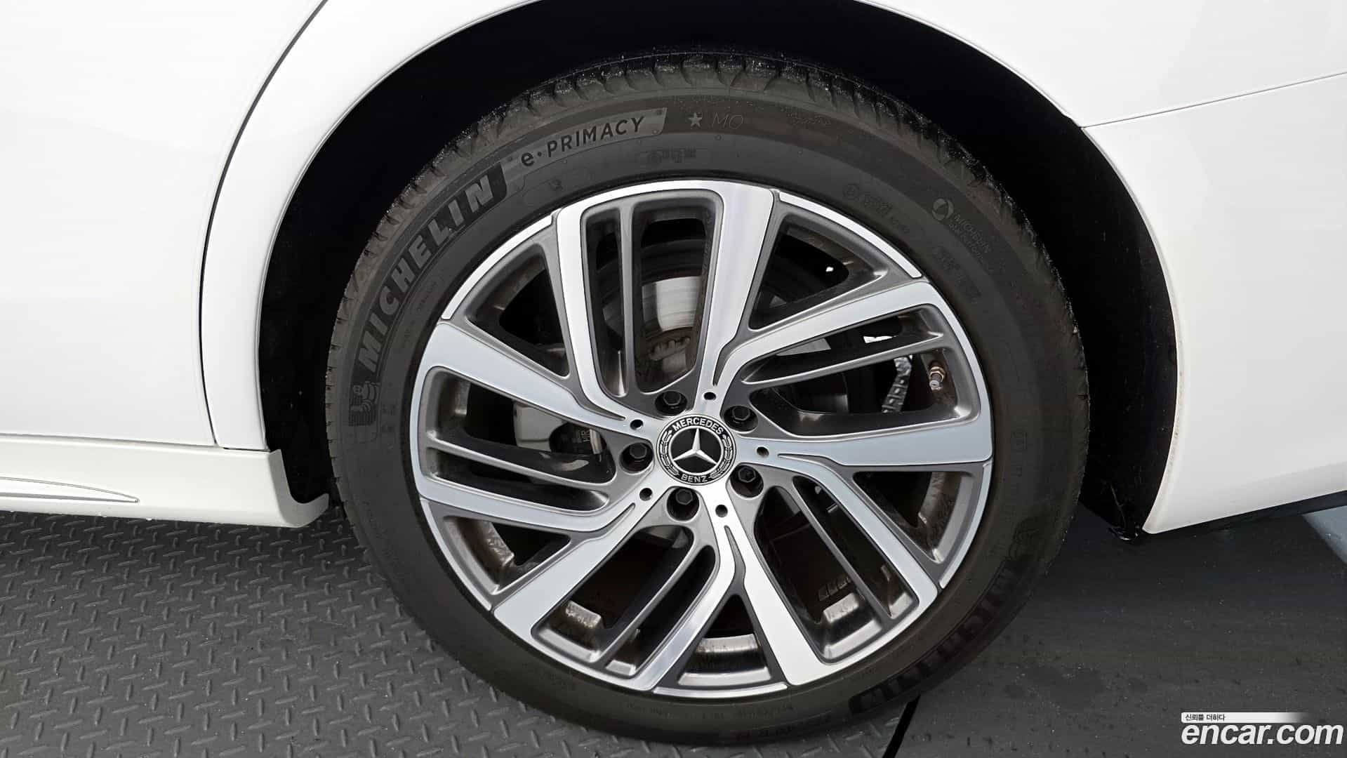 E-Class Mercedes-Benz 2024.8-OUTER-031