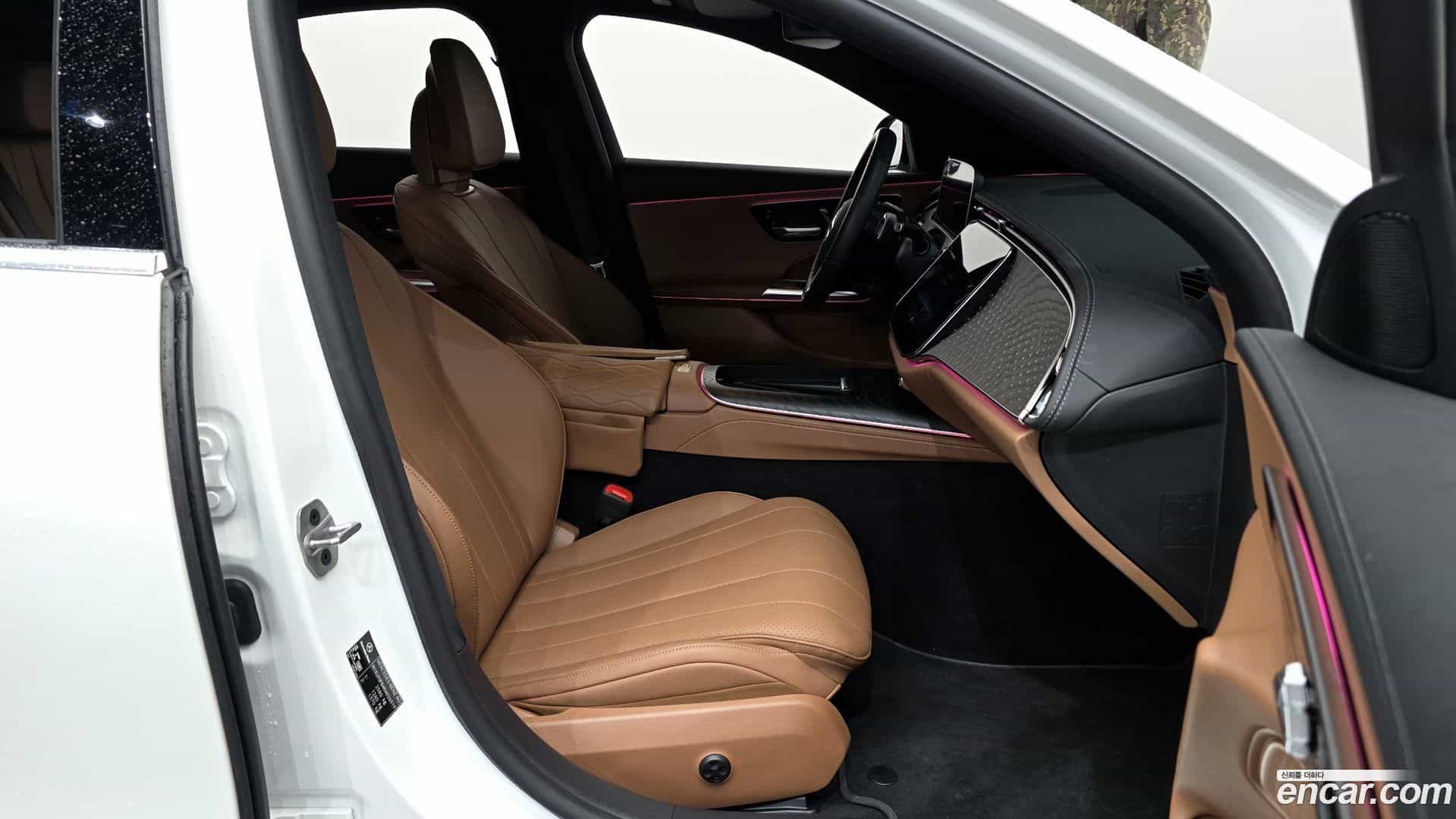 E-Class Mercedes-Benz 2024.8-INNER-036