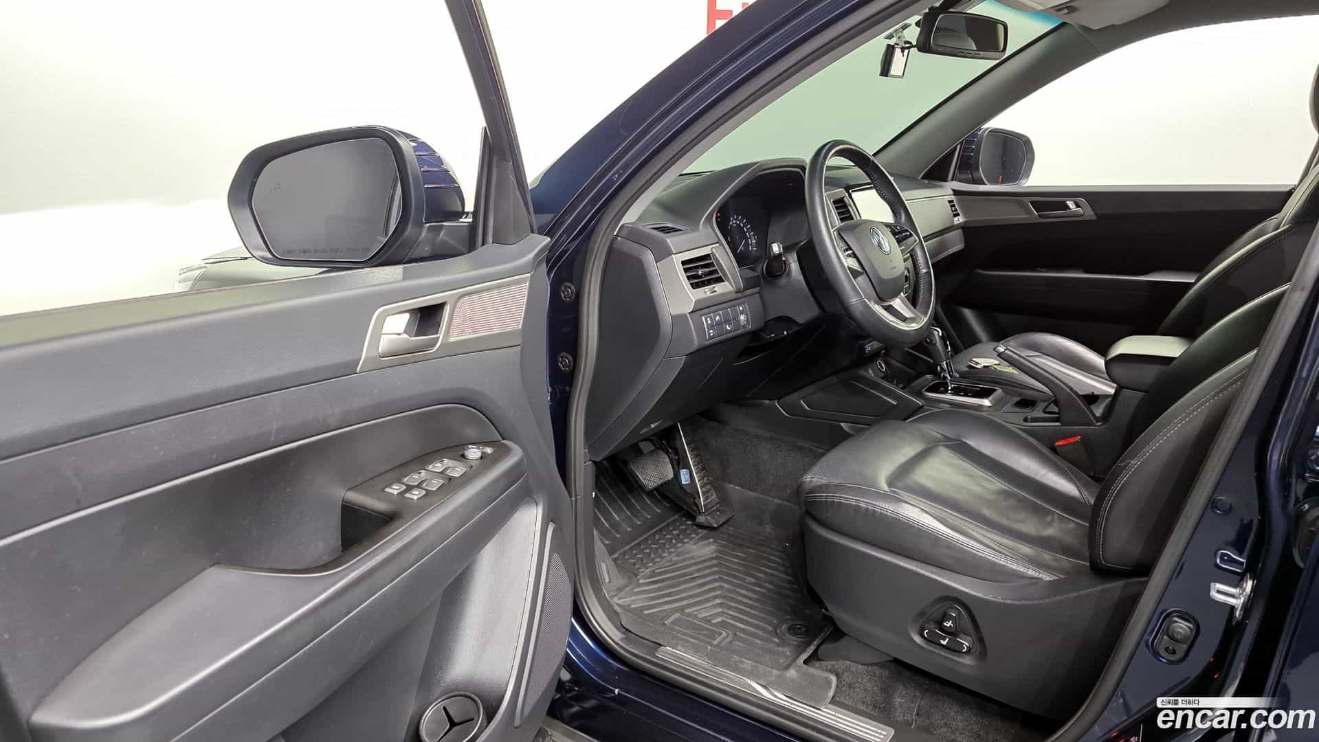 Rexton KG Mobility 2018.6-INNER-010